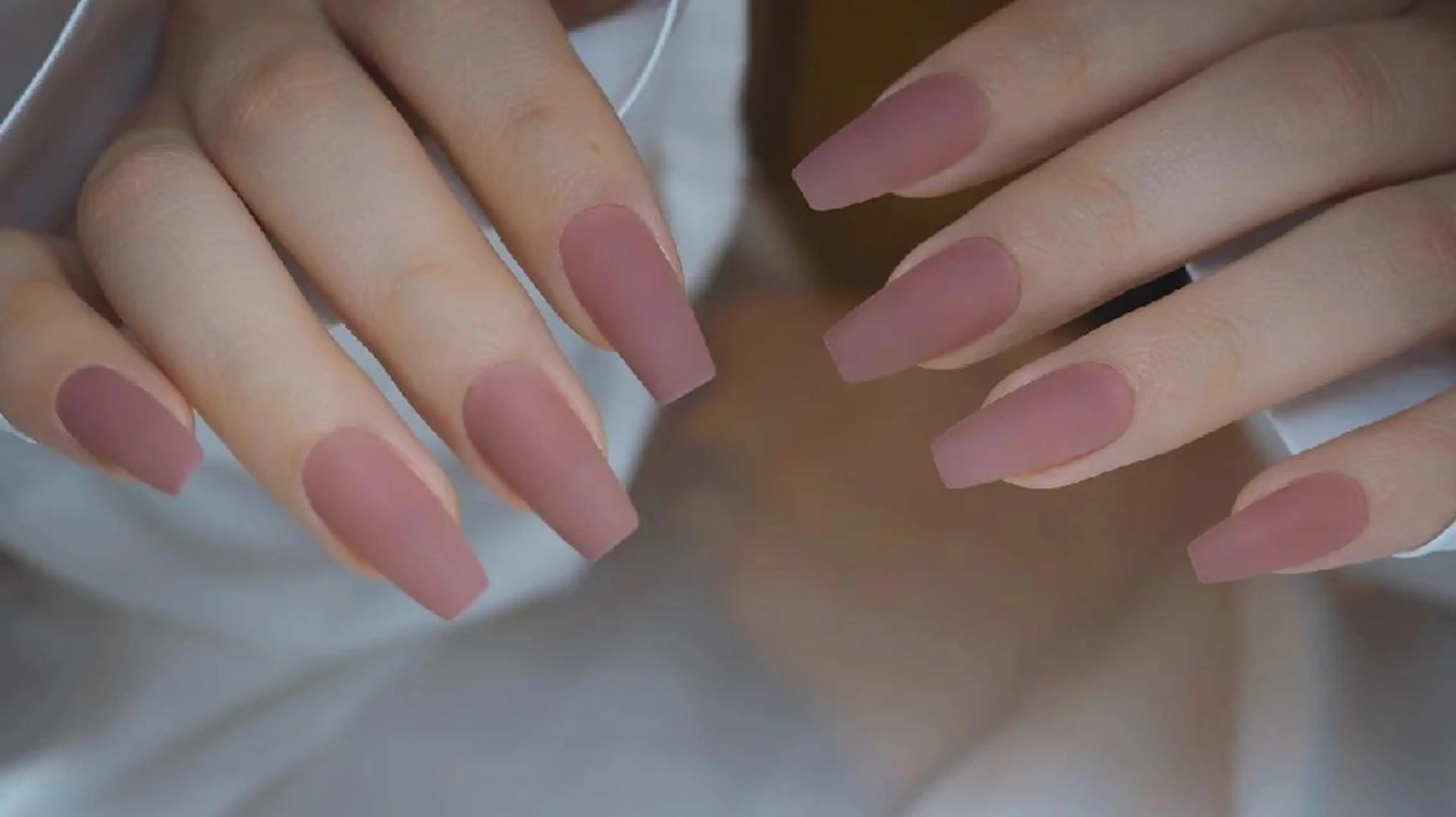 セミロング ネイル マットネイル ネイリストゆか💅 長さだし、深爪矯正のネイルデザイン