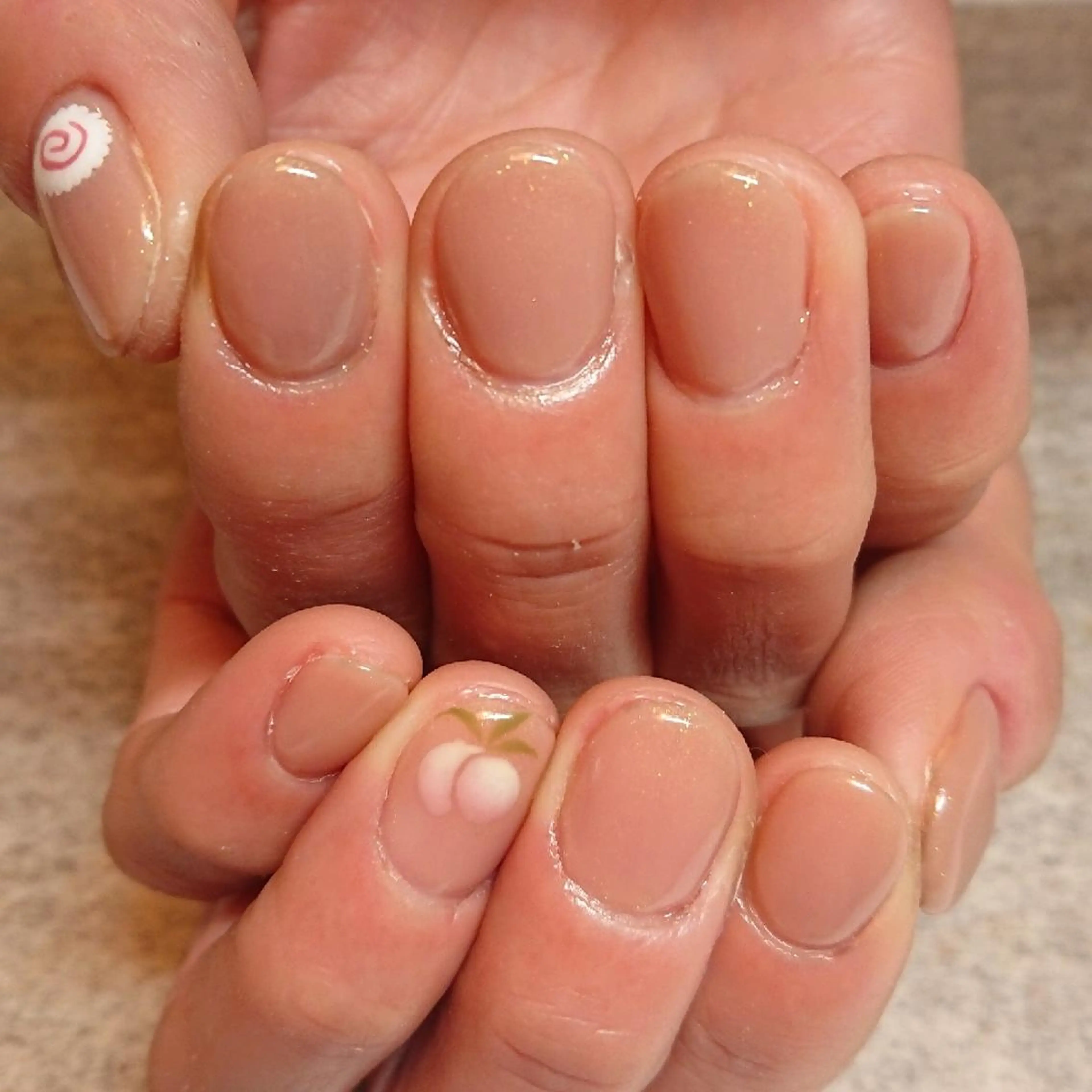 ネイル ジェヌインネイル 河内のネイルデザイン