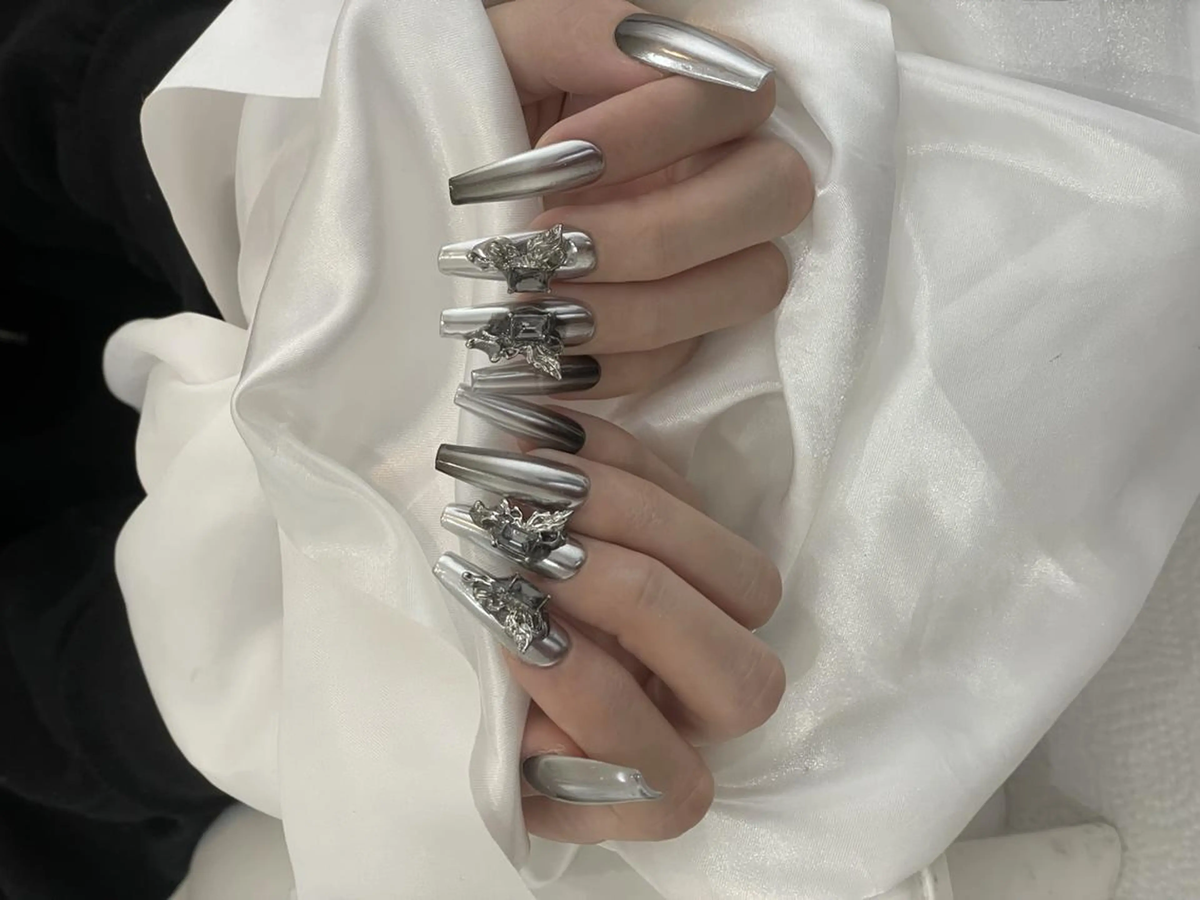 ネイル ハンドネイル DEMAIN- 🕊️のネイルデザイン