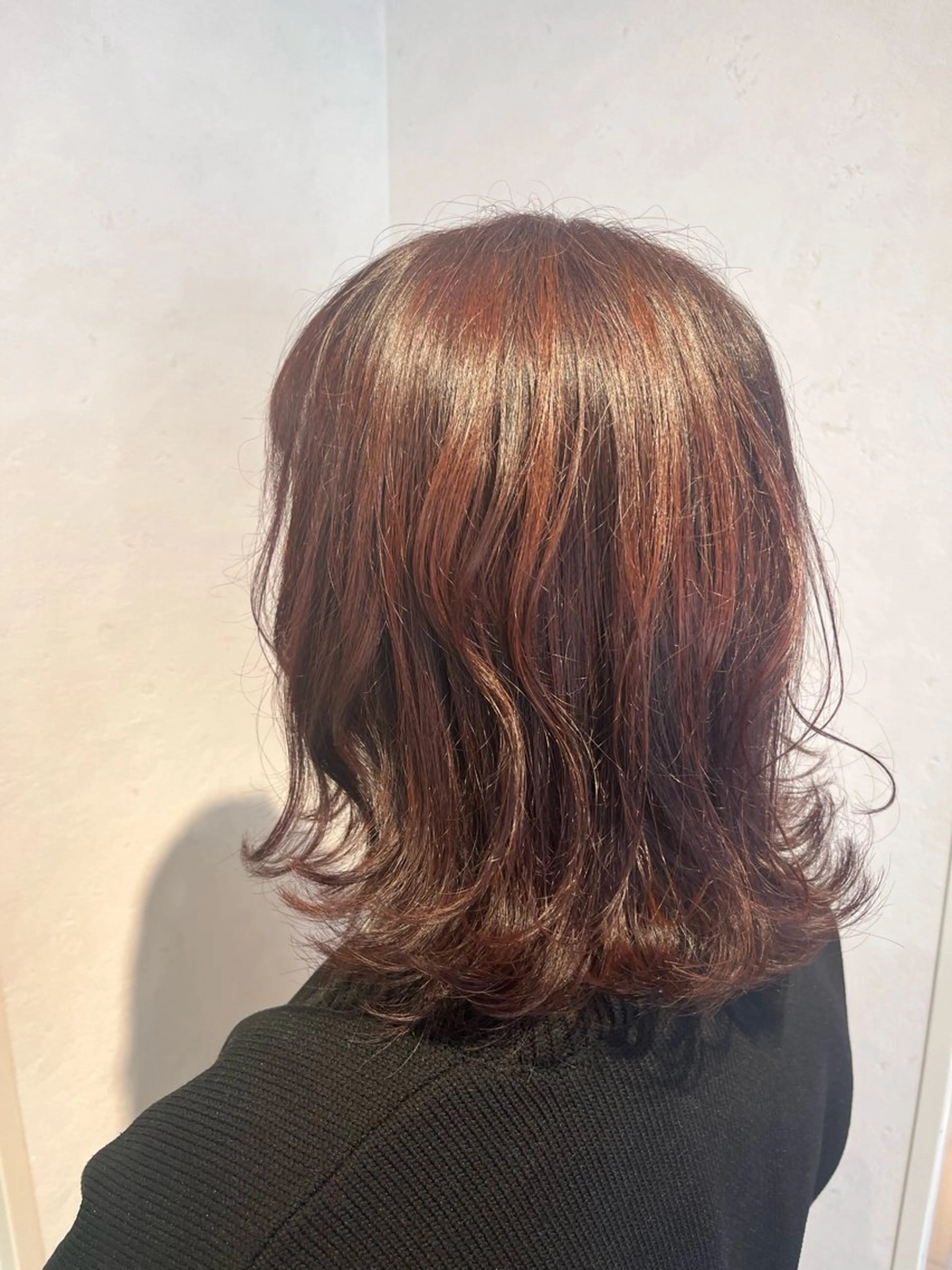 ミディアム カラー イルミナカラー カット ヘアカラー トリートメント ナチュラルベージュ/ 顔周りカット/由喜のヘアスタイル