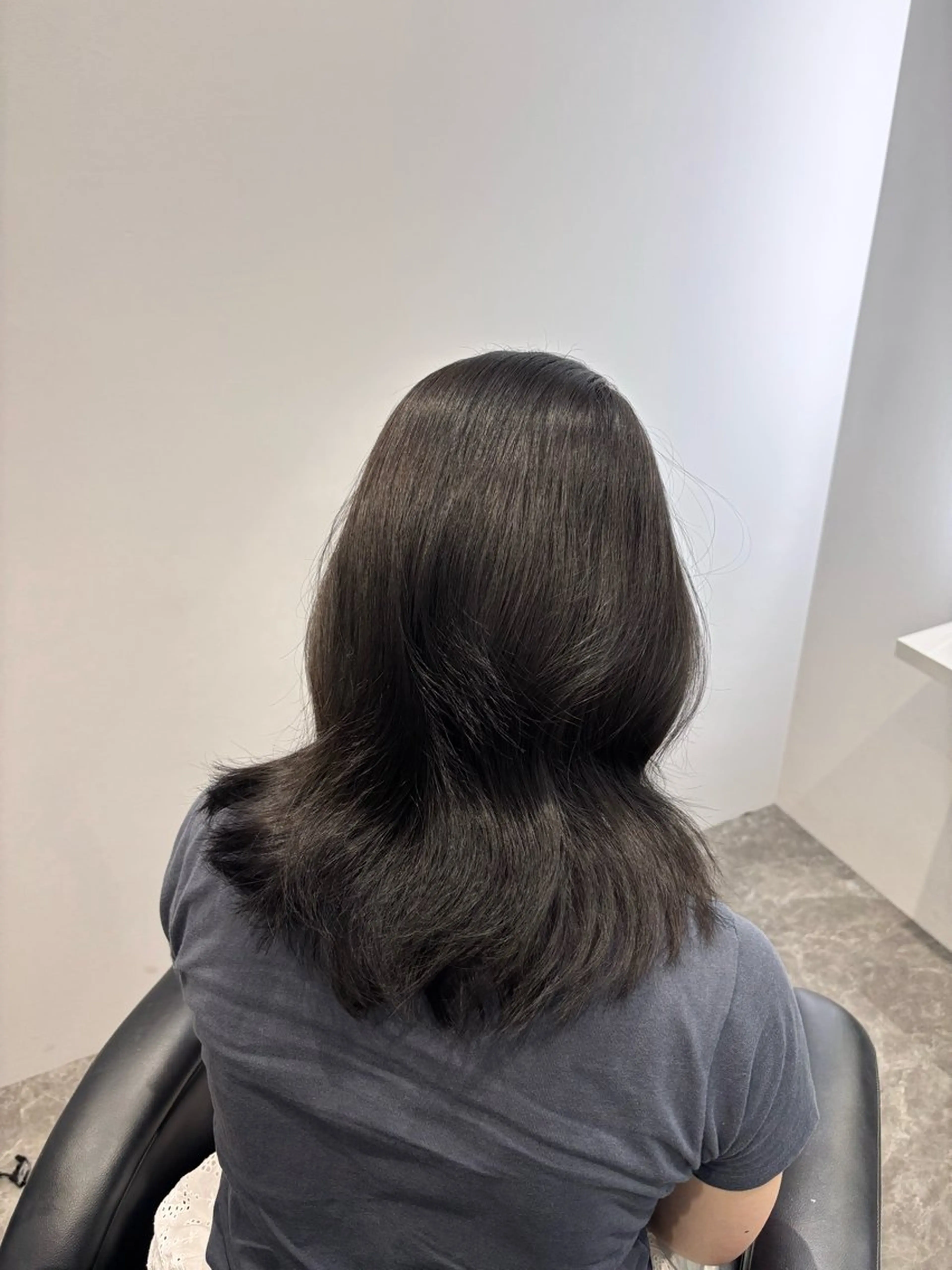 ミディアム 艶カラー/レイヤー️ 🩵miku🩵のヘアスタイル