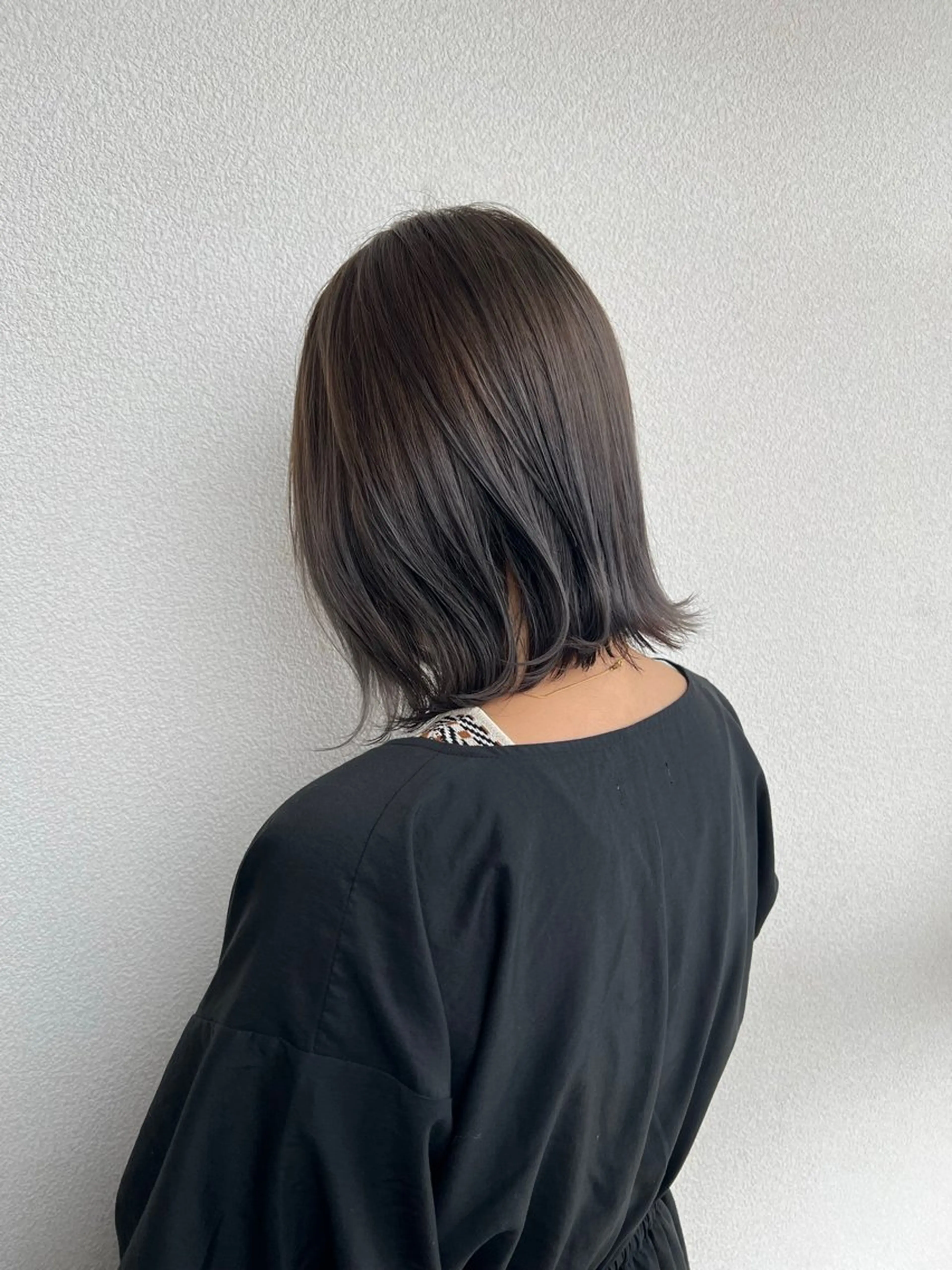 ミディアム 廣岡 采音のヘアスタイル