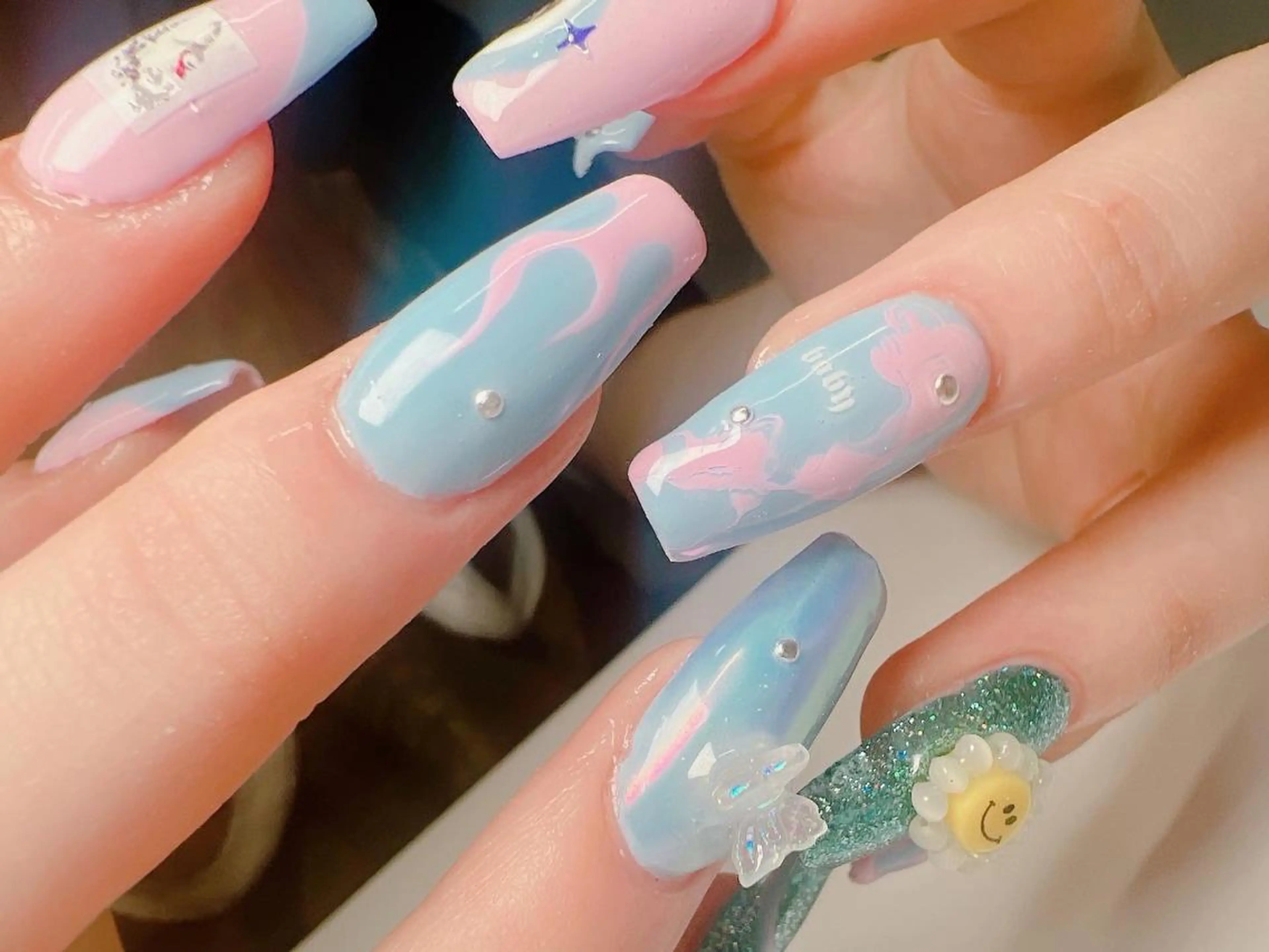 ネイル Nail Salon L'arc所属・💊大阪/心斎橋 moni🧠のネイルデザイン