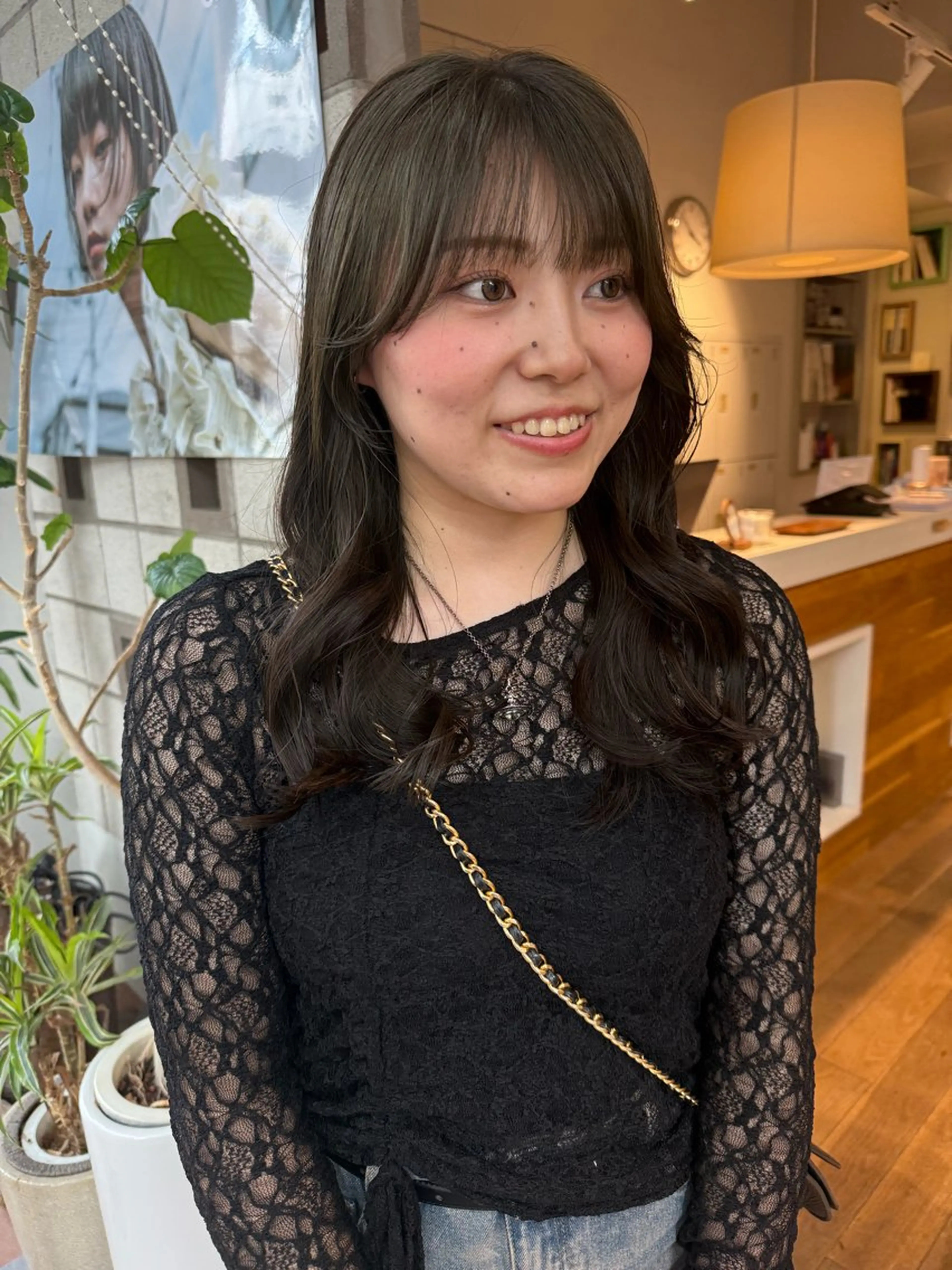 ロング ボブ 顔まわりレイヤー 顔周りカット ハイライト 髪質改善 カット ヘアカラー トリートメント 松本  夏海のヘアスタイル