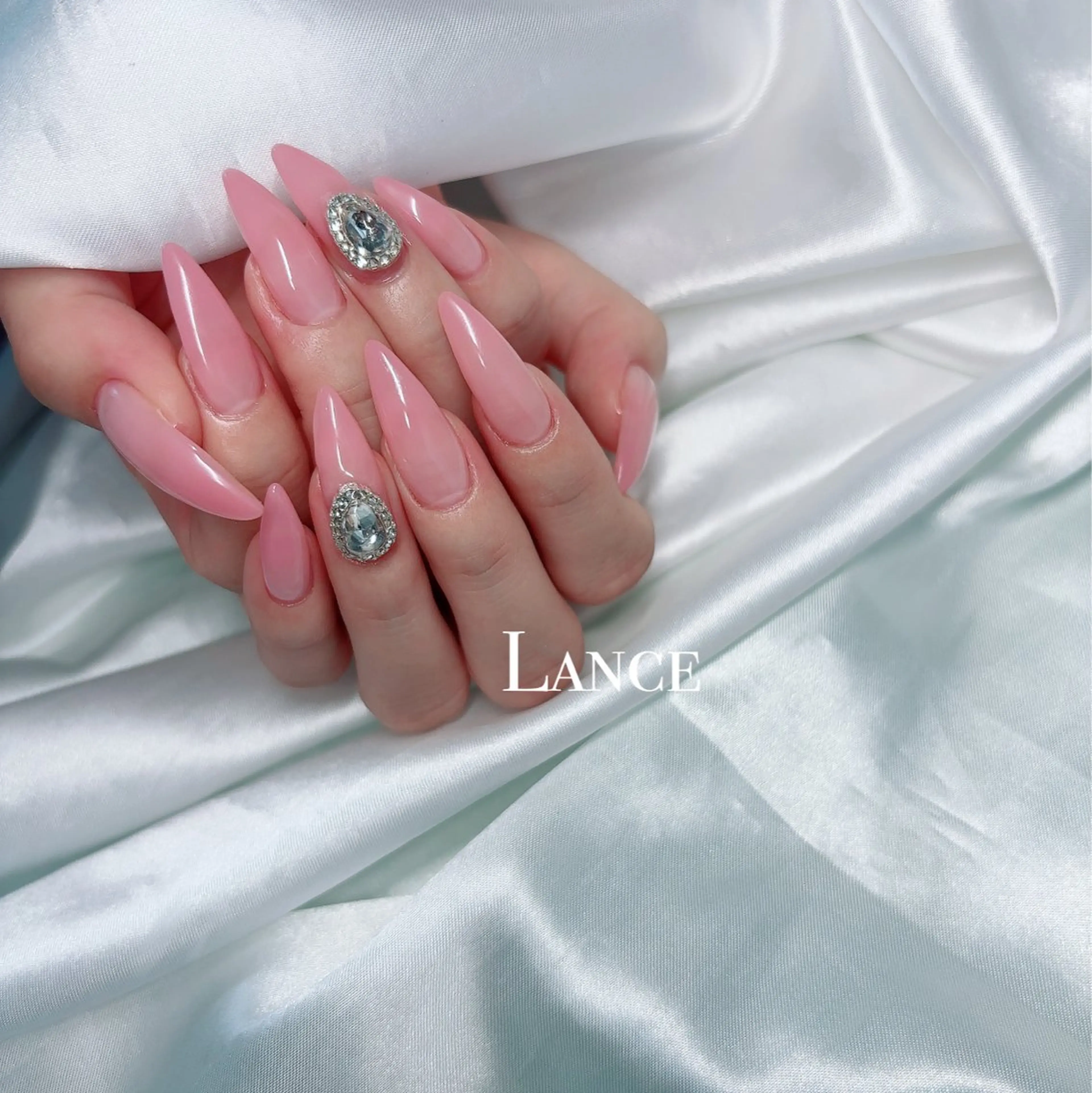 ネイル オーロラネイル フットネイル フレンチネイル キラキラネイル 韓国ネイル ハンドネイル Lance nailのネイルデザイン