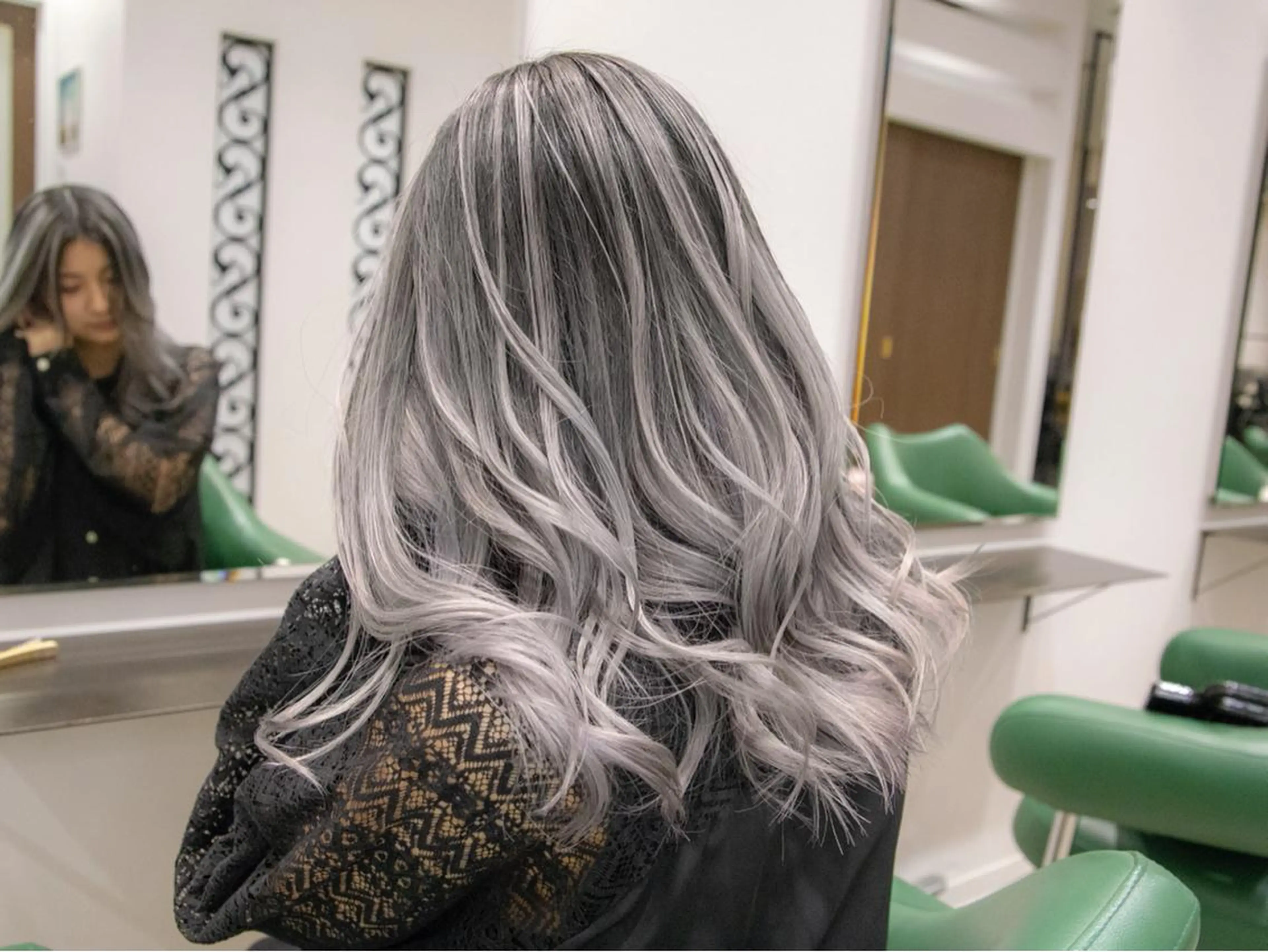 カラー ブリーチ ヘアカラー Re:ta Hair 飯田淳平のヘアスタイル