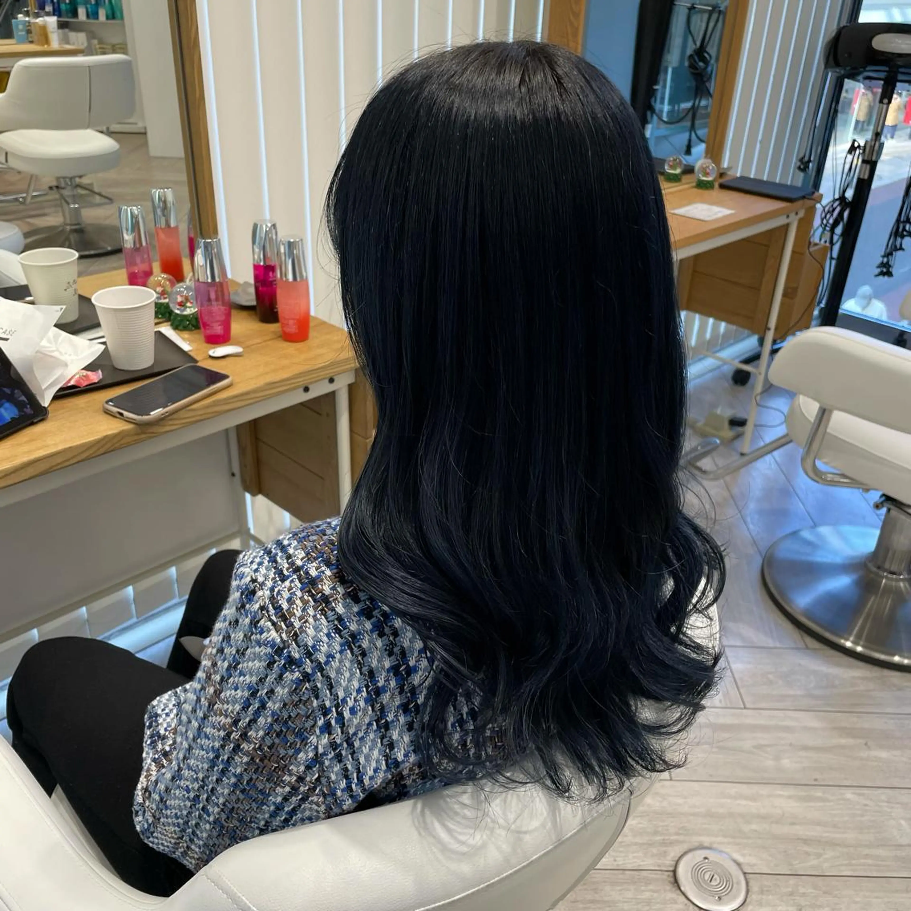セミロング ヘアカラー トリートメント 亀山 由里菜のヘアスタイル