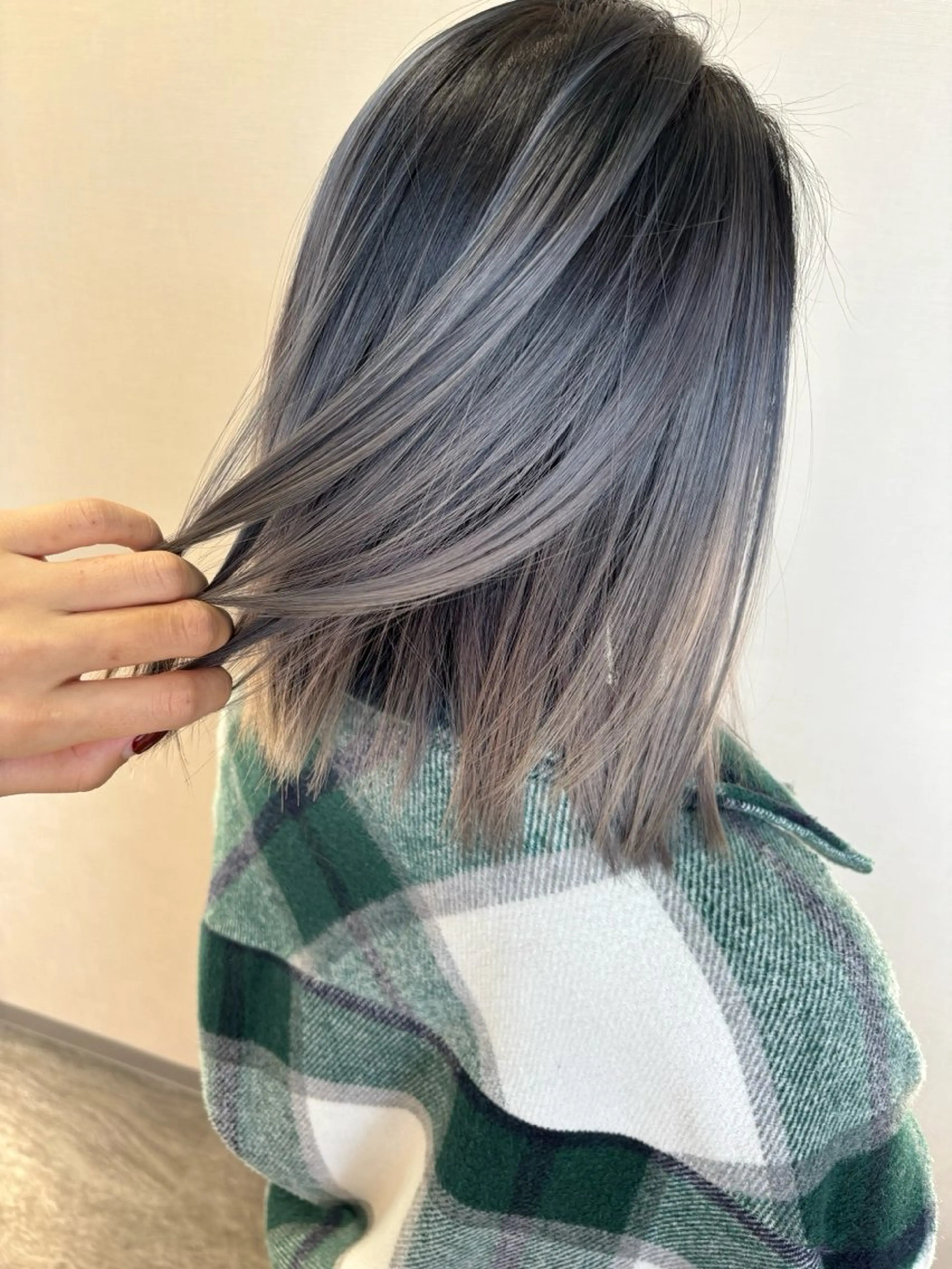 ミディアム カラー グレージュ ヘアカラー 松井那津子 /ハイライトブリーチのヘアスタイル