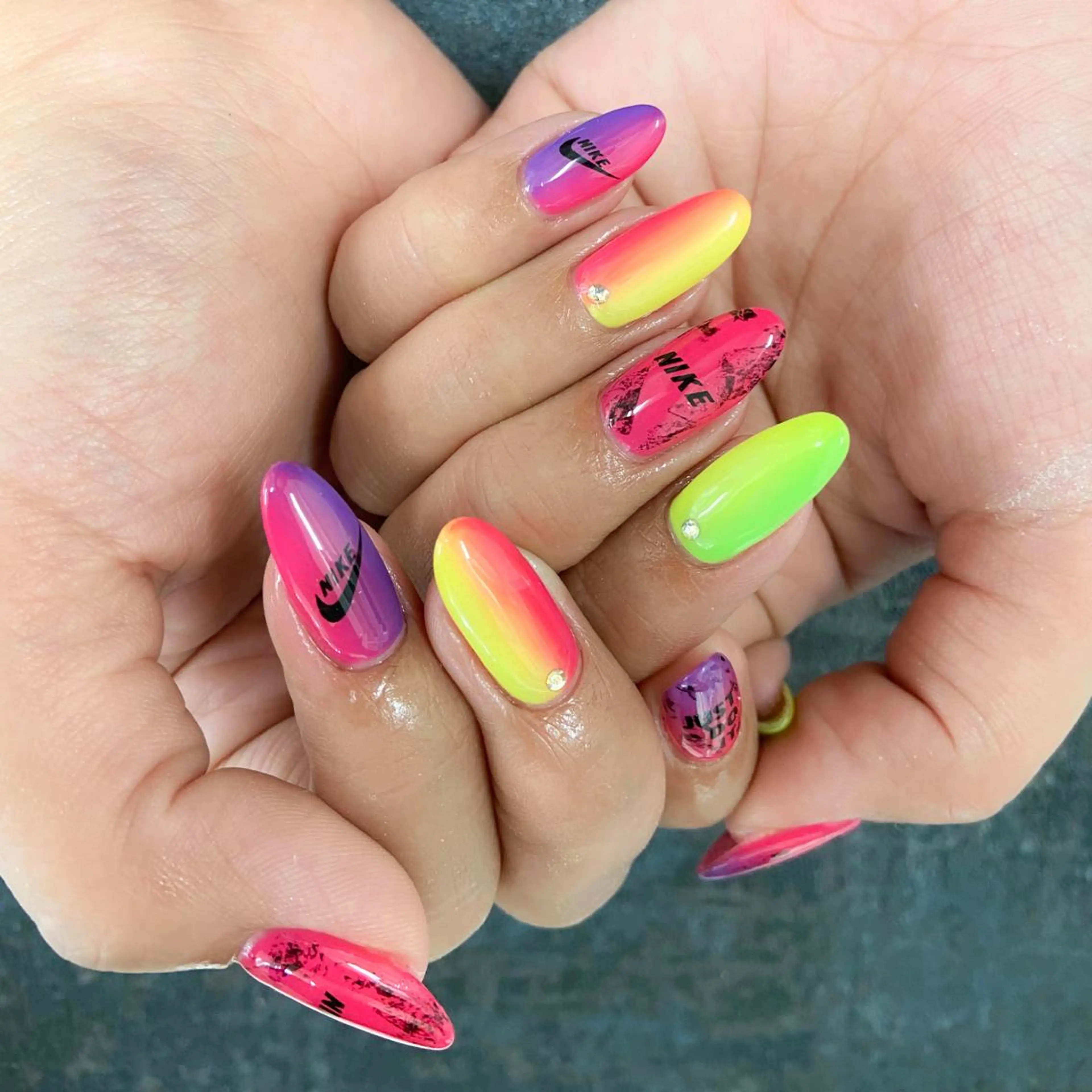 ネイル 黒沢 直子のネイルデザイン