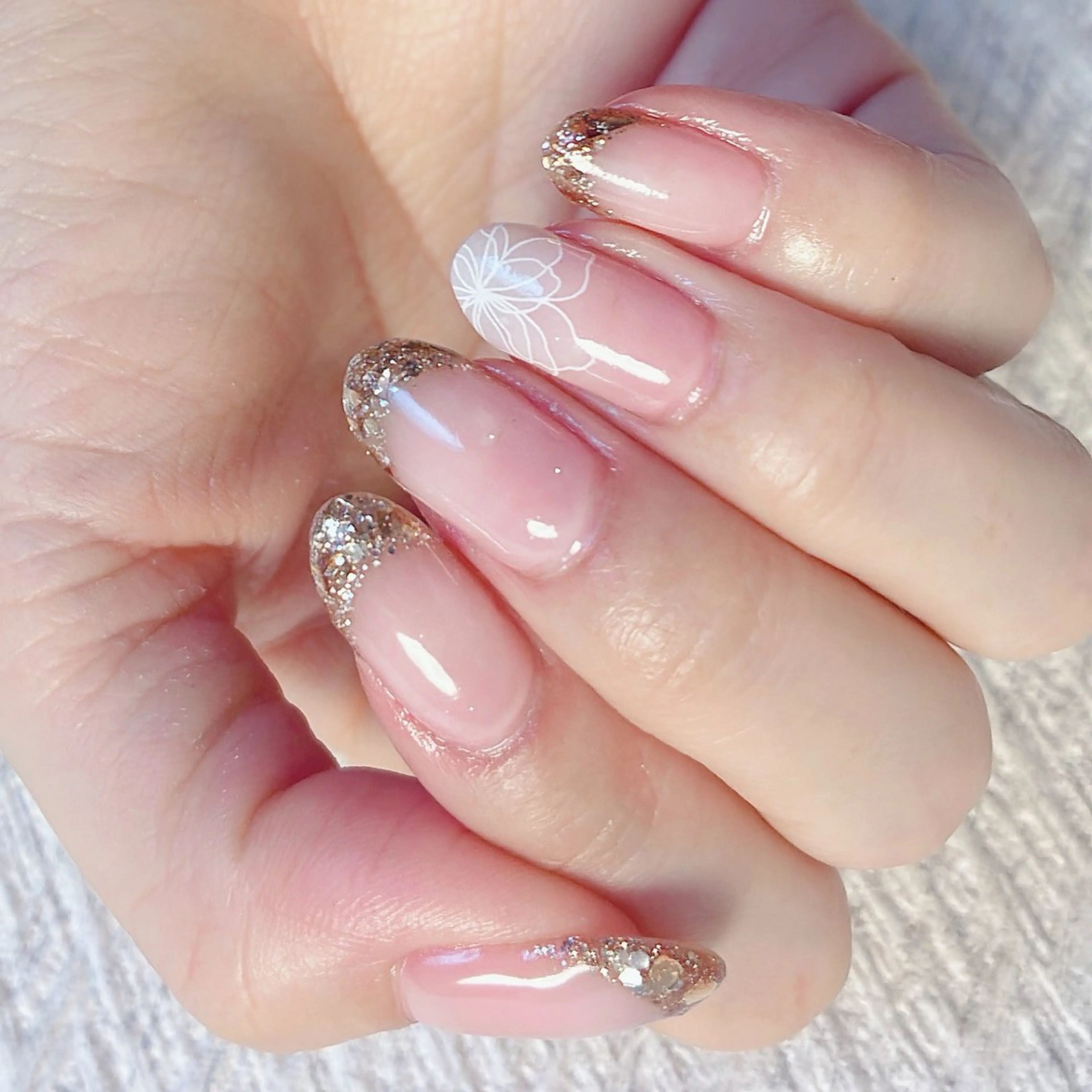 ネイル アートネイル フレンチネイル ガラスフレンチ ゴールド 春ネイル ハンドネイル ネイルサロン💎 Bibiのネイルデザイン