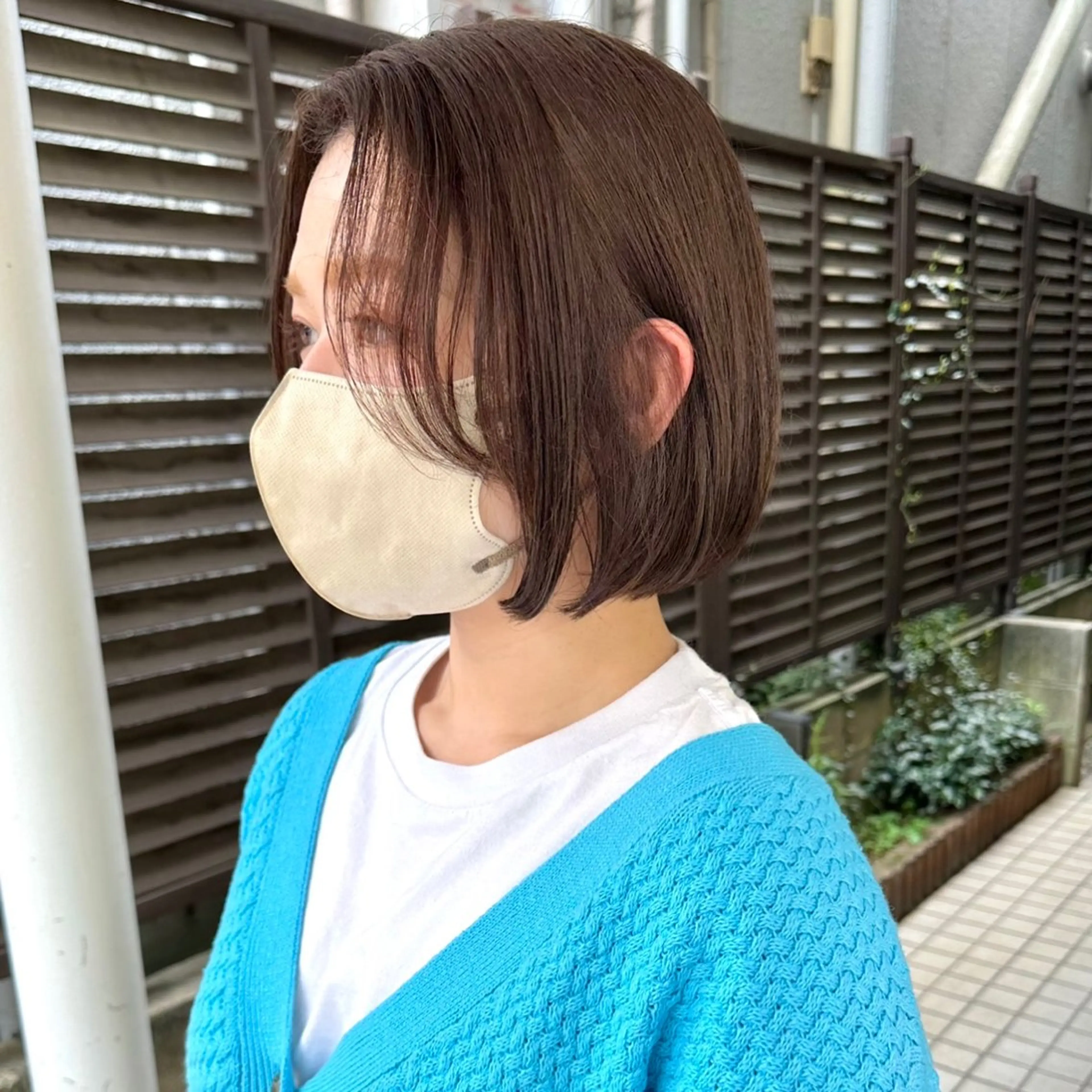 ショート カラー 切りっぱなしボブ 前下がりボブ 透明感カラー デザインカラー インナーカラー 銀座No.1髪質改善 縮毛矯正/本木のヘアスタイル