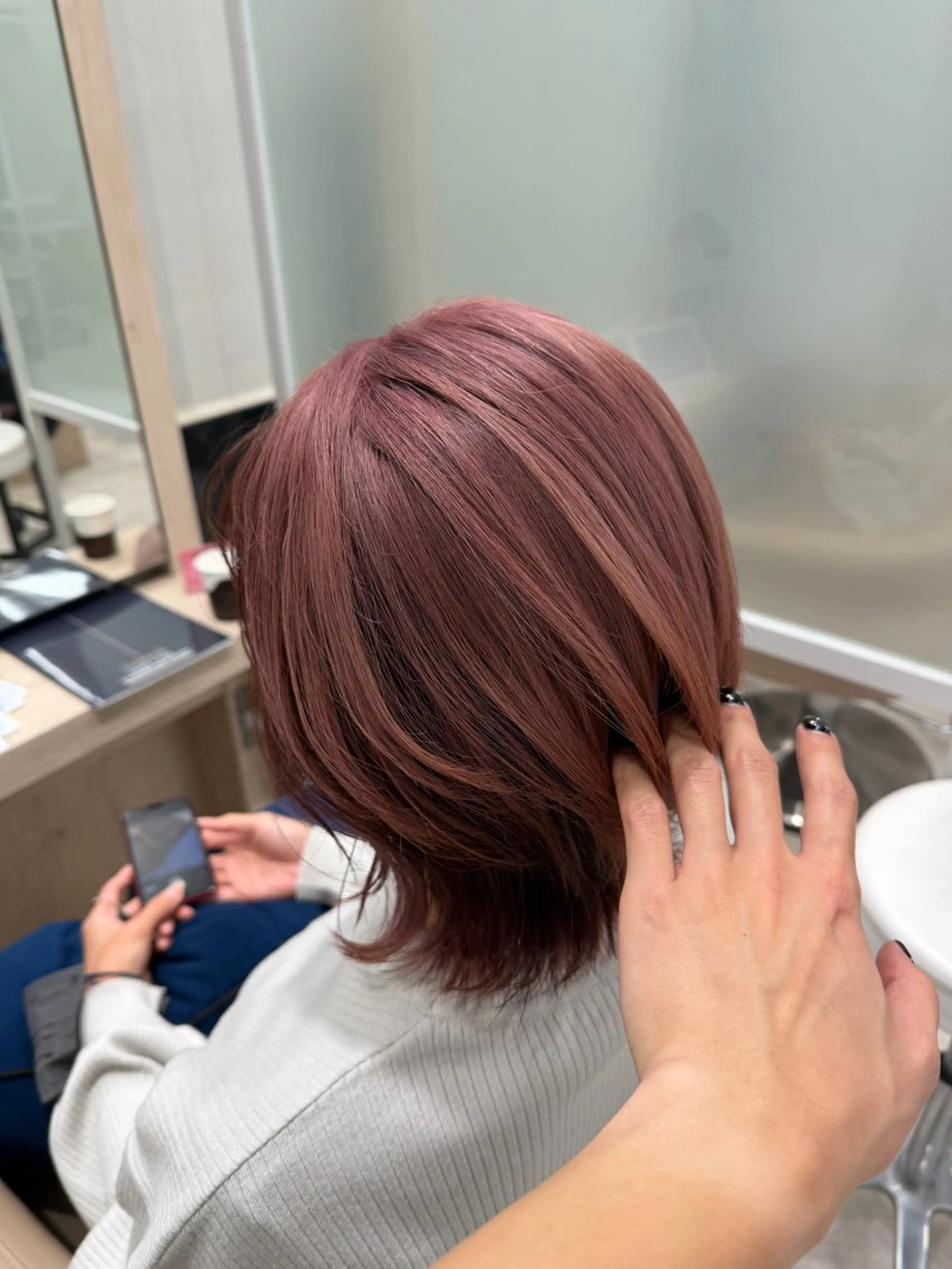 ミディアム カラー ブリーチ ブラウンカラー 透明感カラー ピンクカラー ピンクブラウン カット ヘアカラー トリートメント EARTH菊名店👾 ひらのすぐるのヘアスタイル