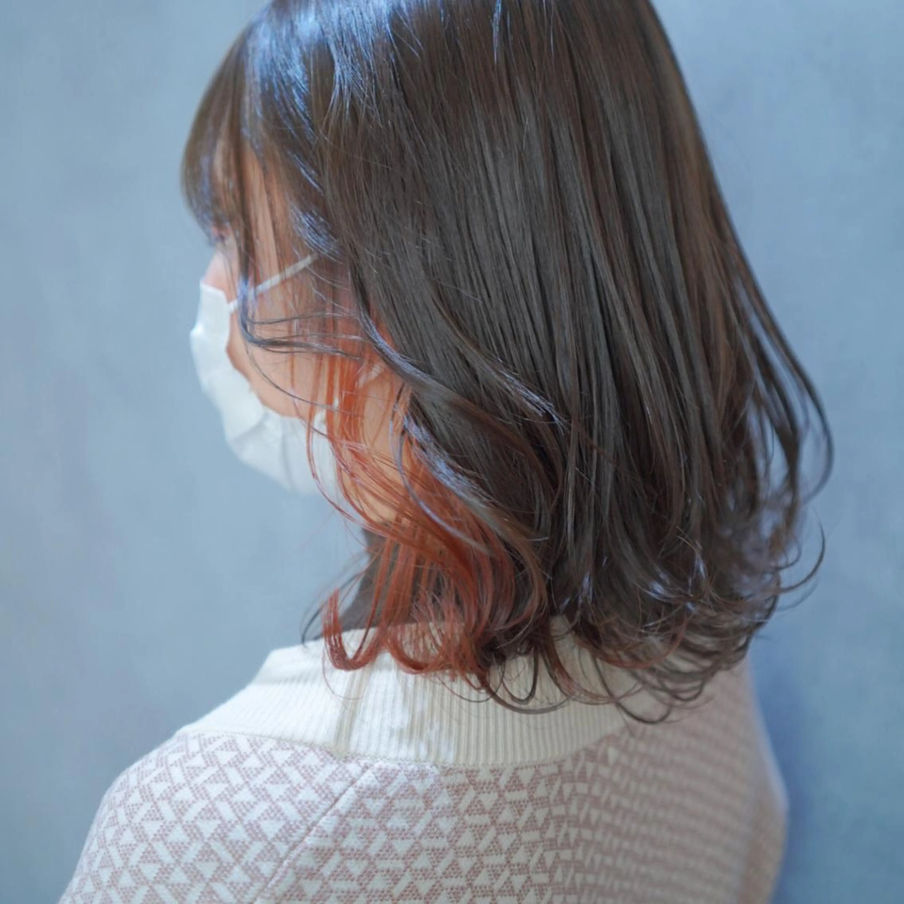 ミディアム カラー 伊藤 玲衣のヘアスタイル