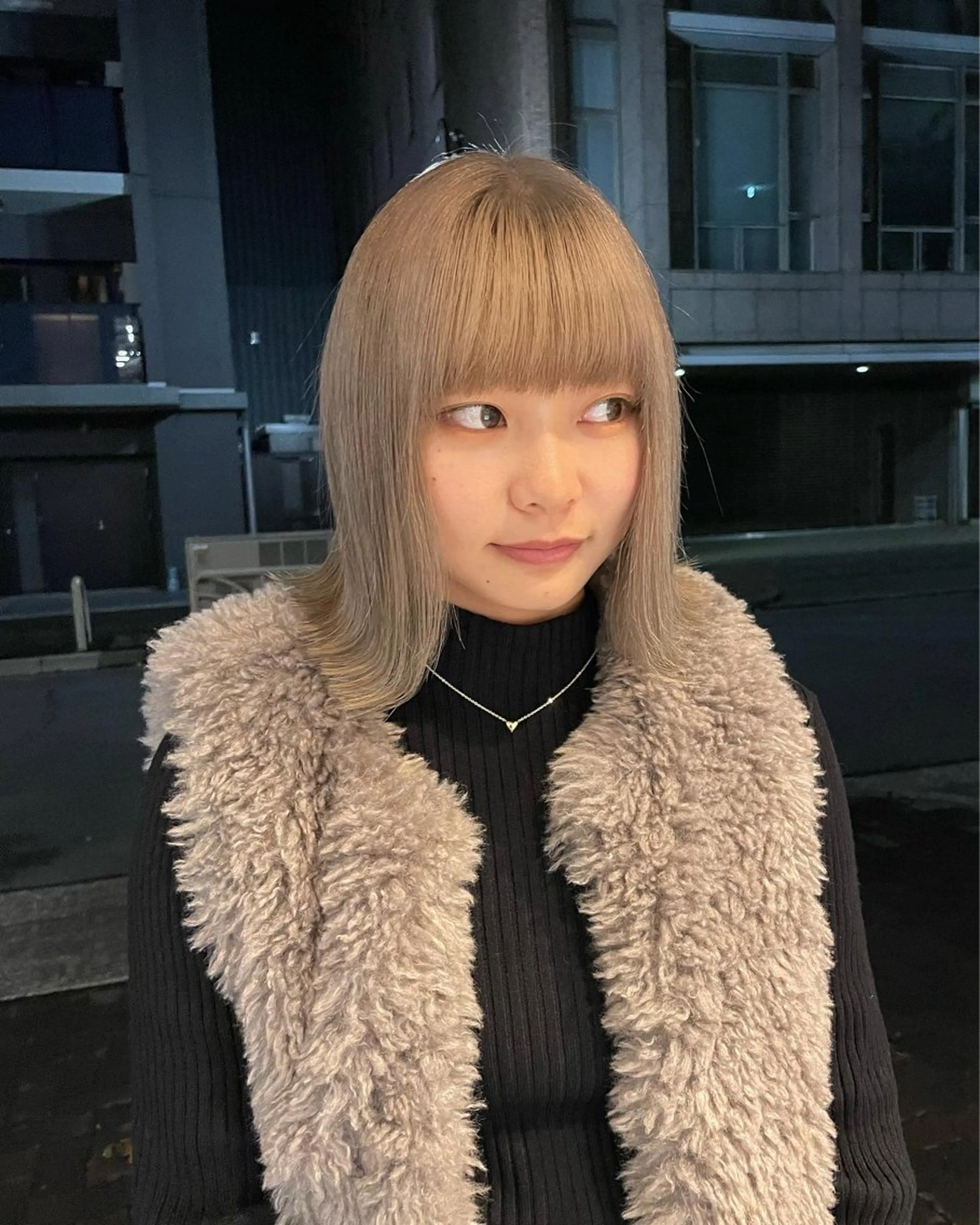 ミディアム カラー ヘアアレンジ 透明感カラー ハイトーンカラー 菱田 愛果のヘアスタイル