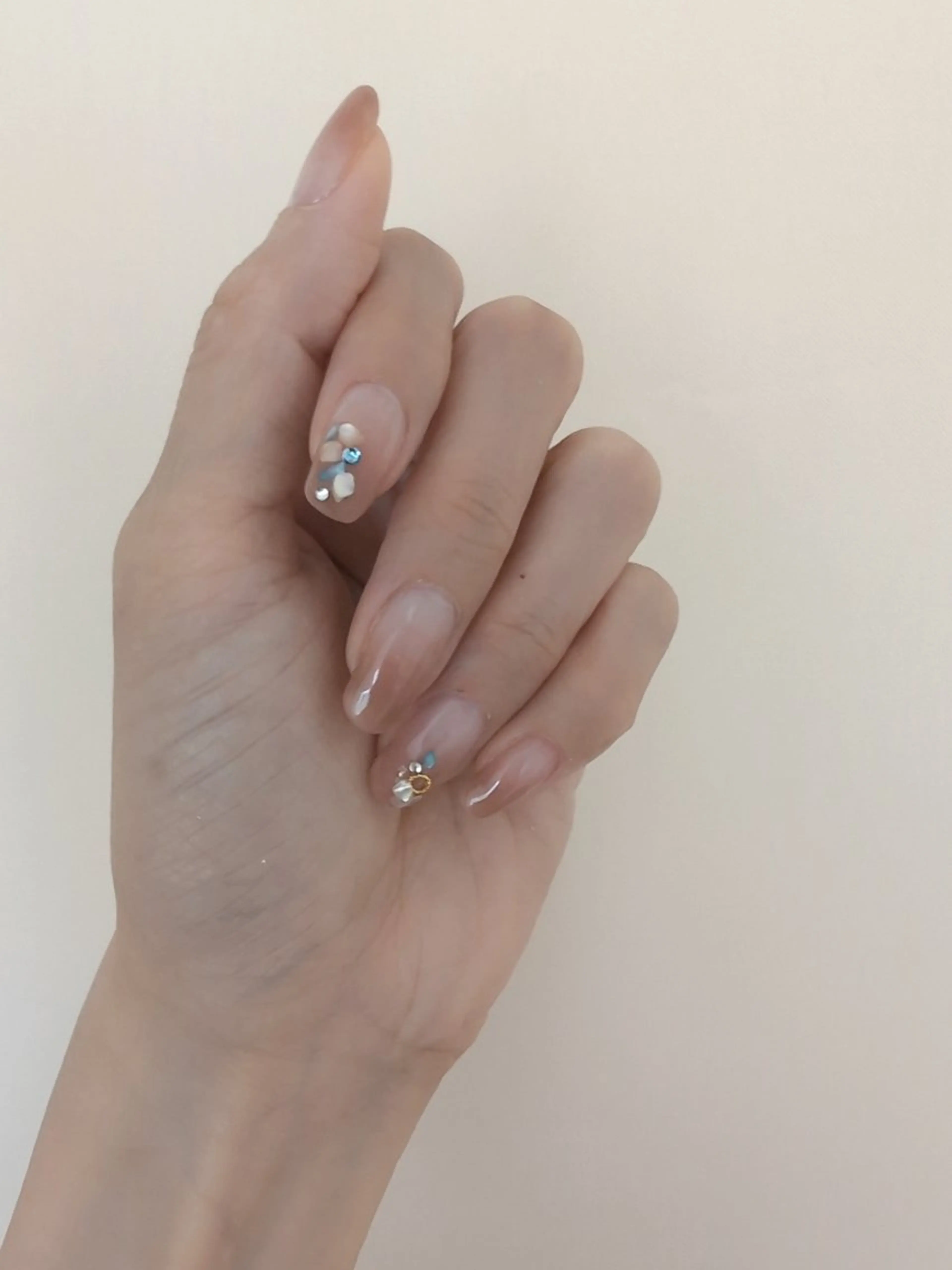 ネイル ヌーディジュエリー ネイルサロンのネイルデザイン