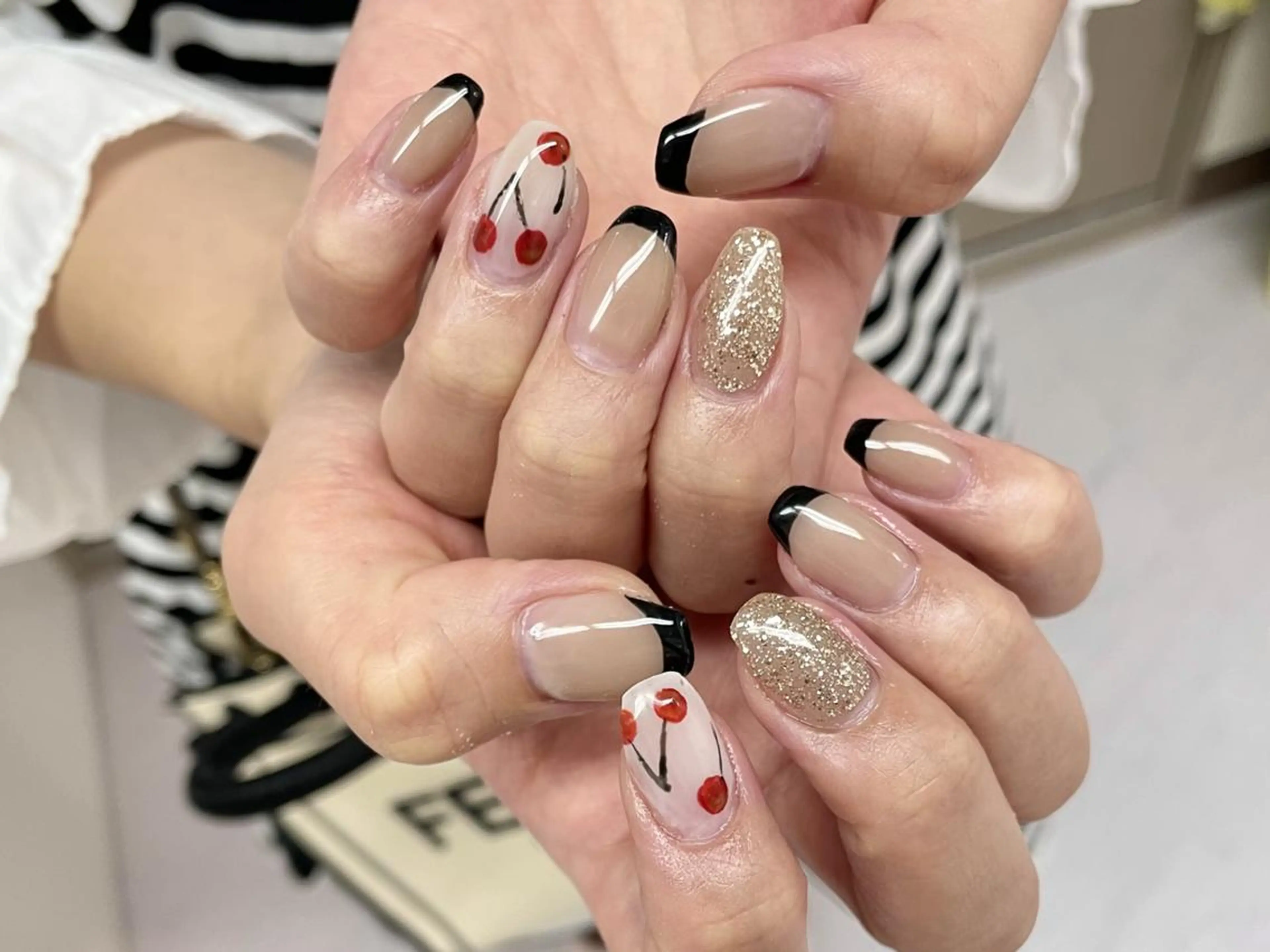 ネイル オーロラネイル チークネイル フットネイル フレンチネイル ガラスフレンチ ハンドネイル 大阪福島 韓国まつげ Sayaka🤍🐩のマツエク・マツパデザイン