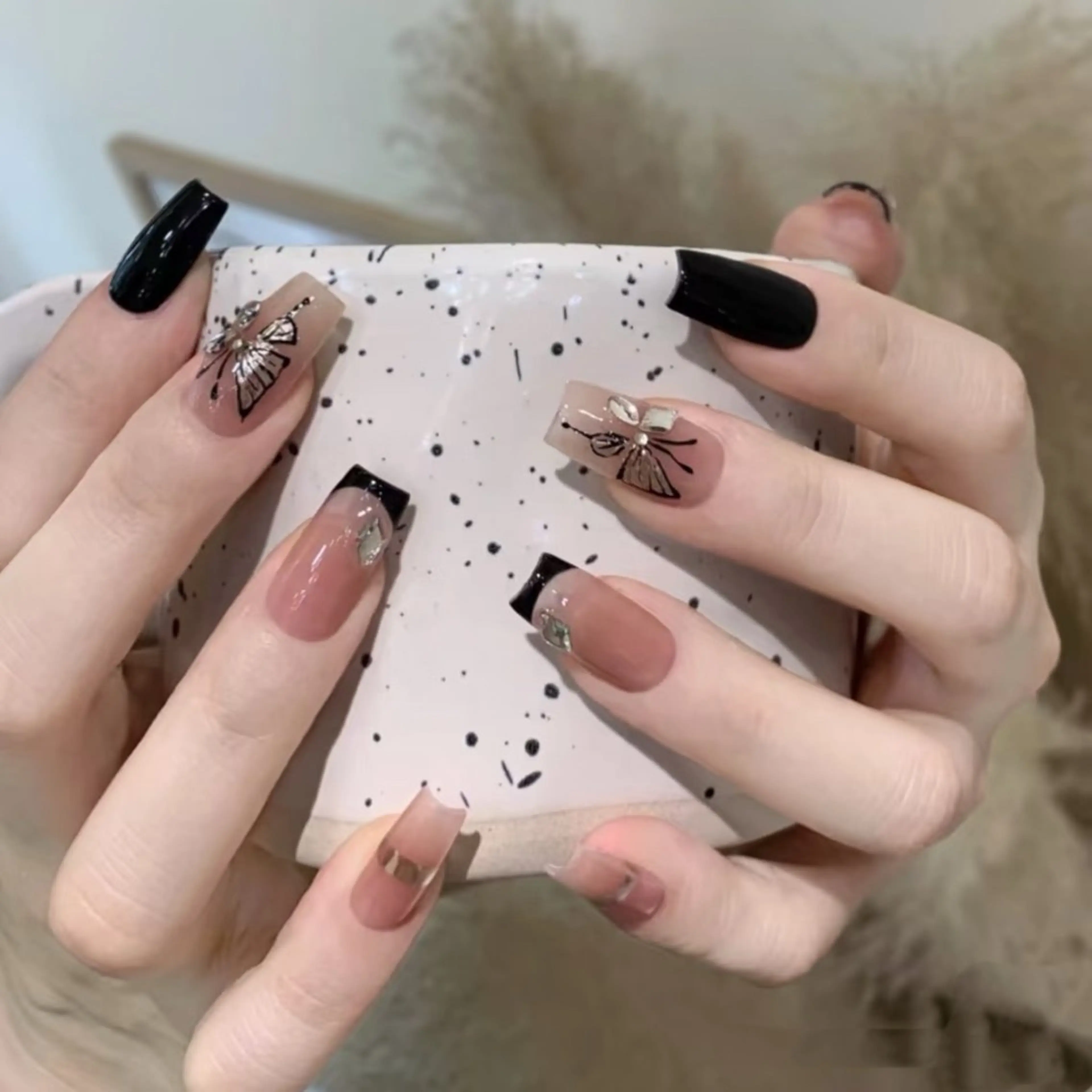 ネイル R nailsalon所属・Rネルサイン よ よのネイルデザイン