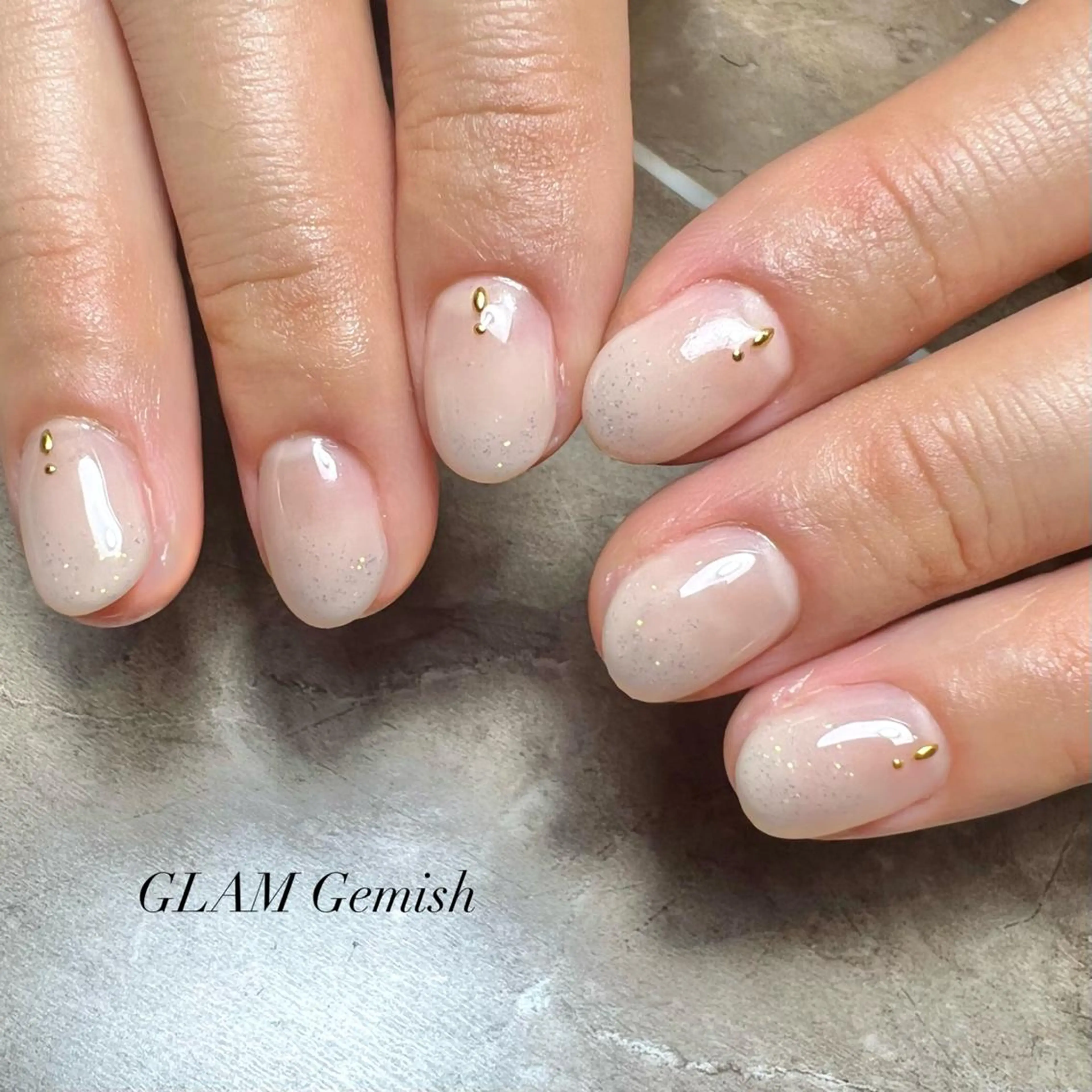 ネイル グラデーション キラキラネイル ラメ(グリッター) ハンドネイル 藤崎 恵梨香のネイルデザイン