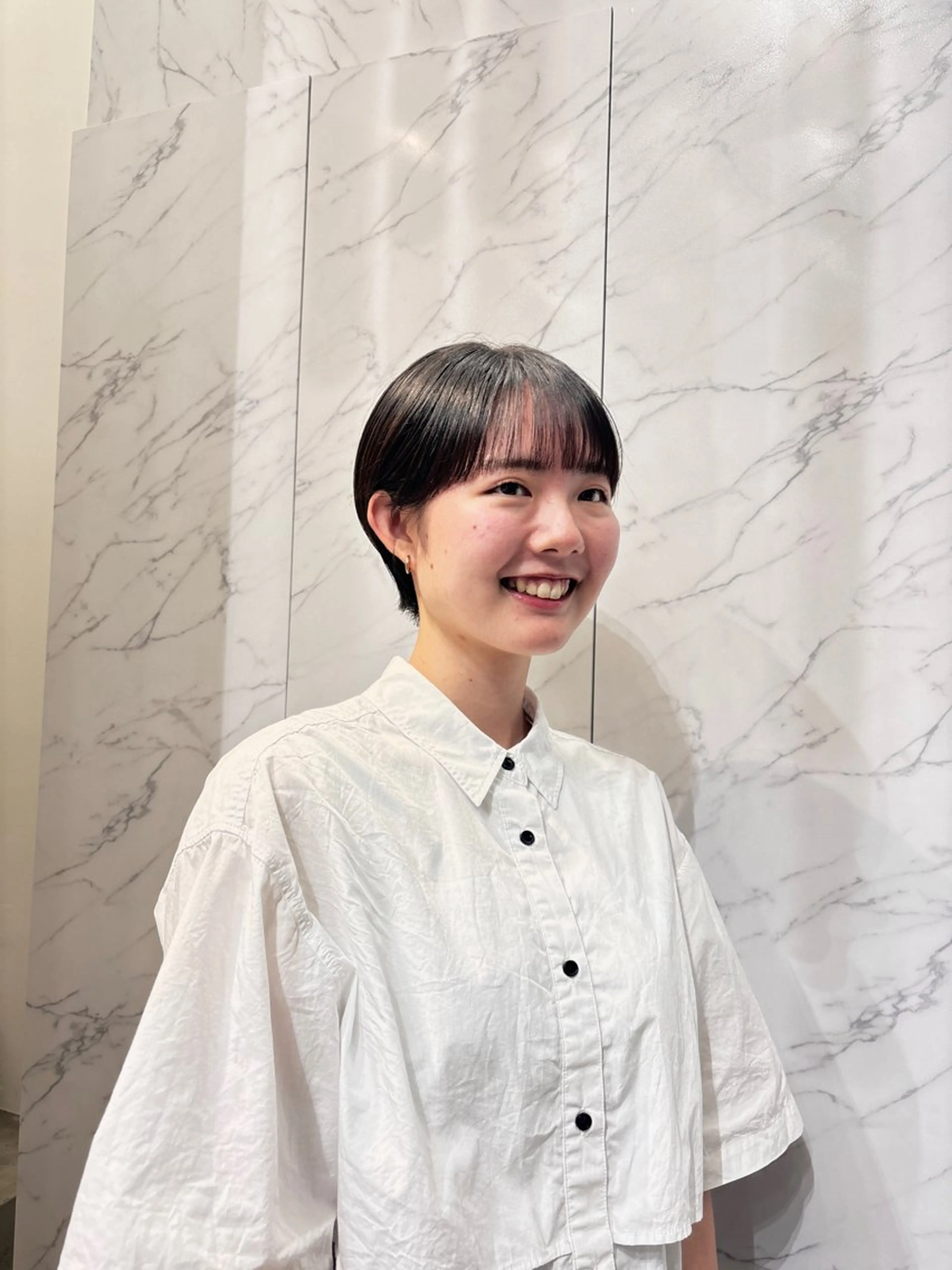 ショート miu /透明感カラーのヘアスタイル