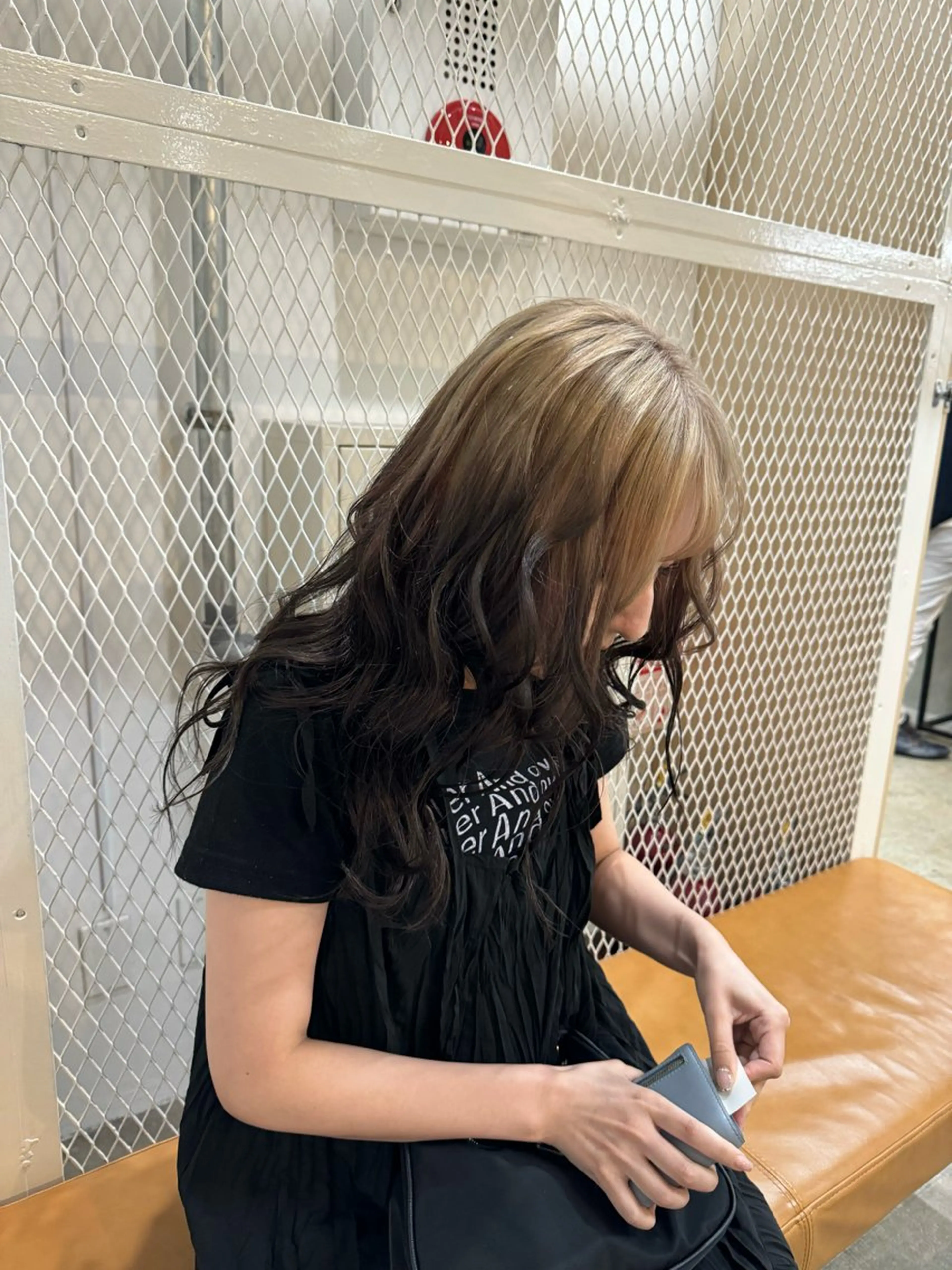 セミロング 茜璃/ブリーチカラー /レイヤーカットのヘアスタイル