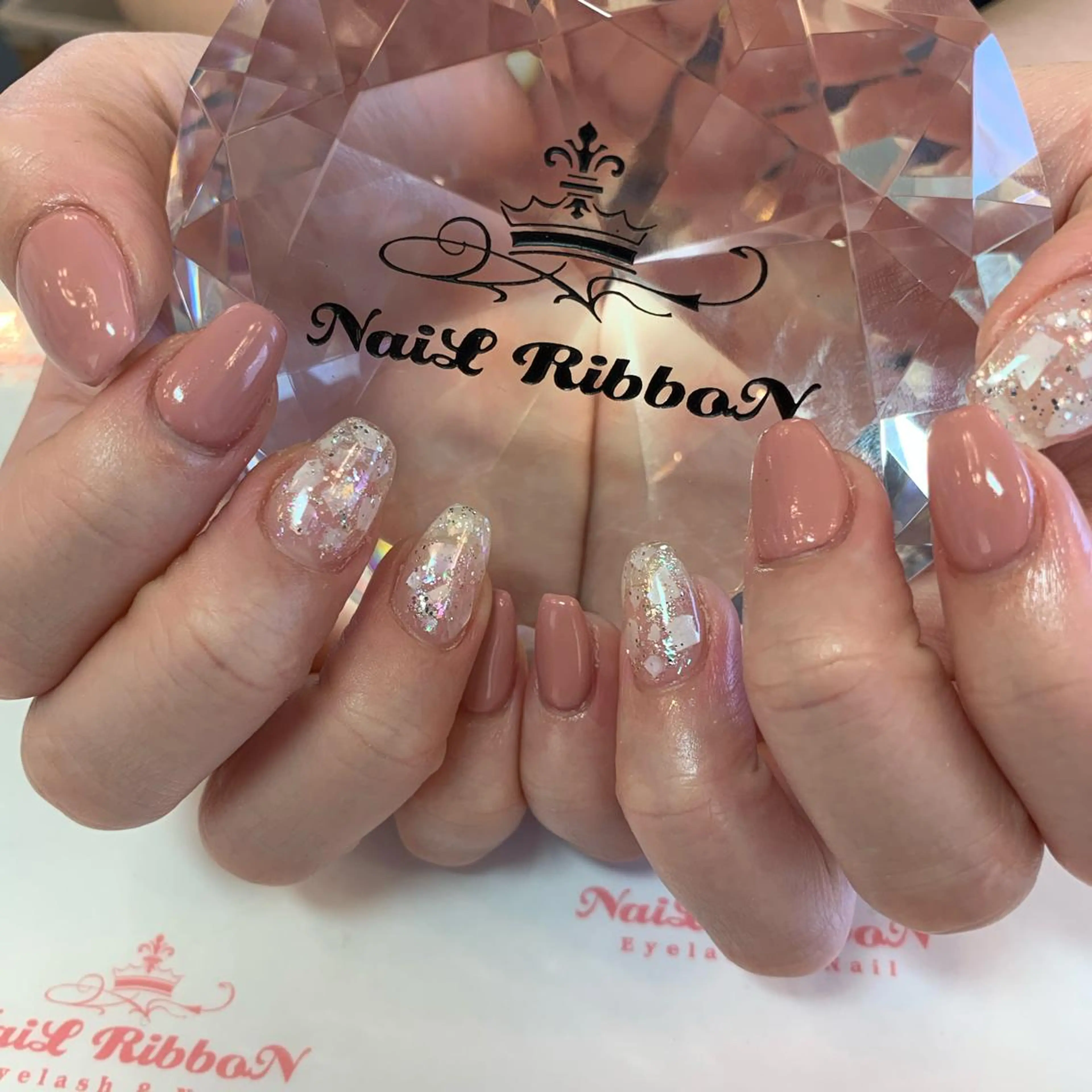 ネイル ネイルリボン 受付スタッフのネイルデザイン