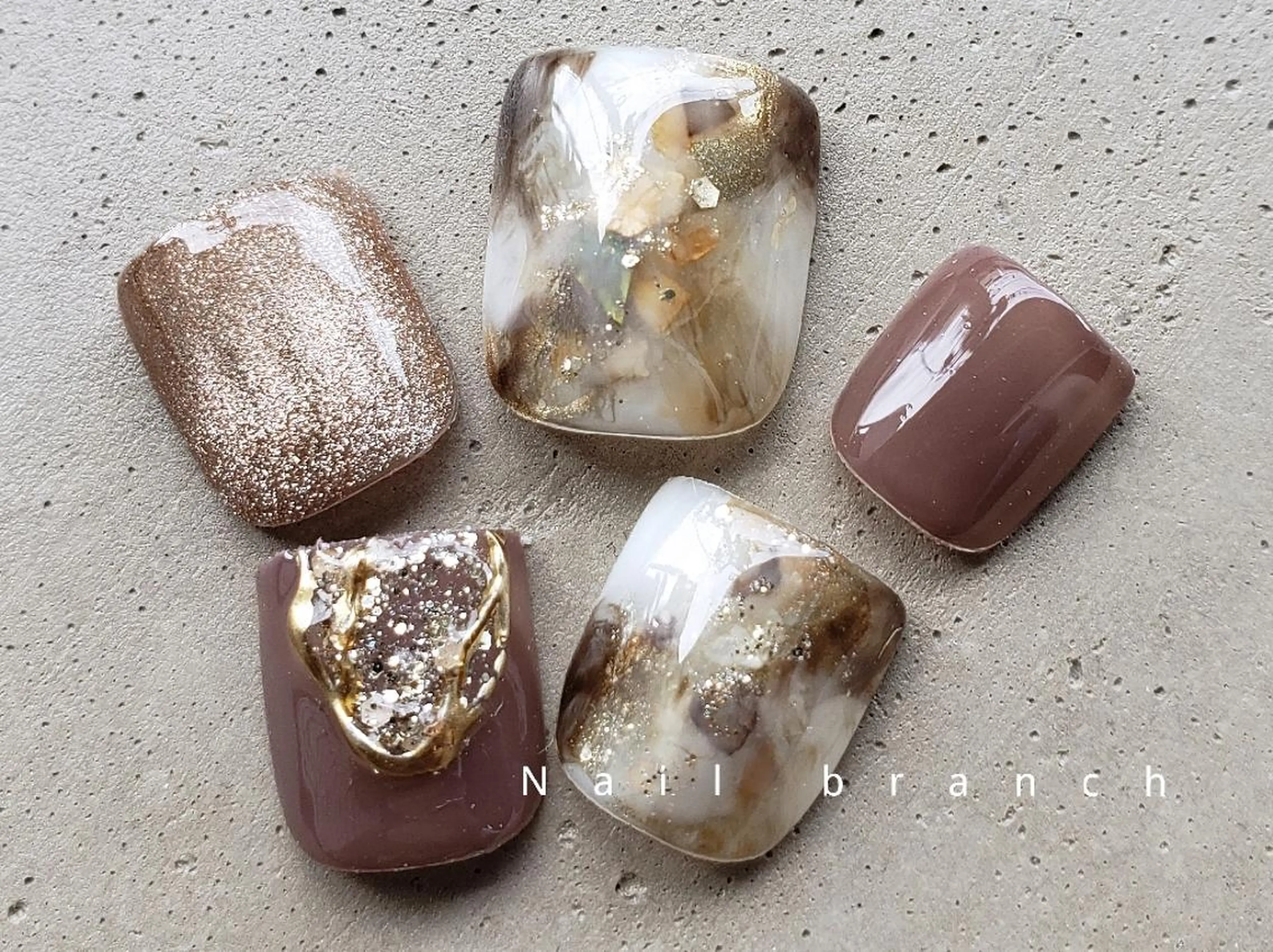 ロング カラー ヘアアレンジ パーマ アイブロウ キッズ マツエク・マツパ ネイル Nail branchのネイルデザイン