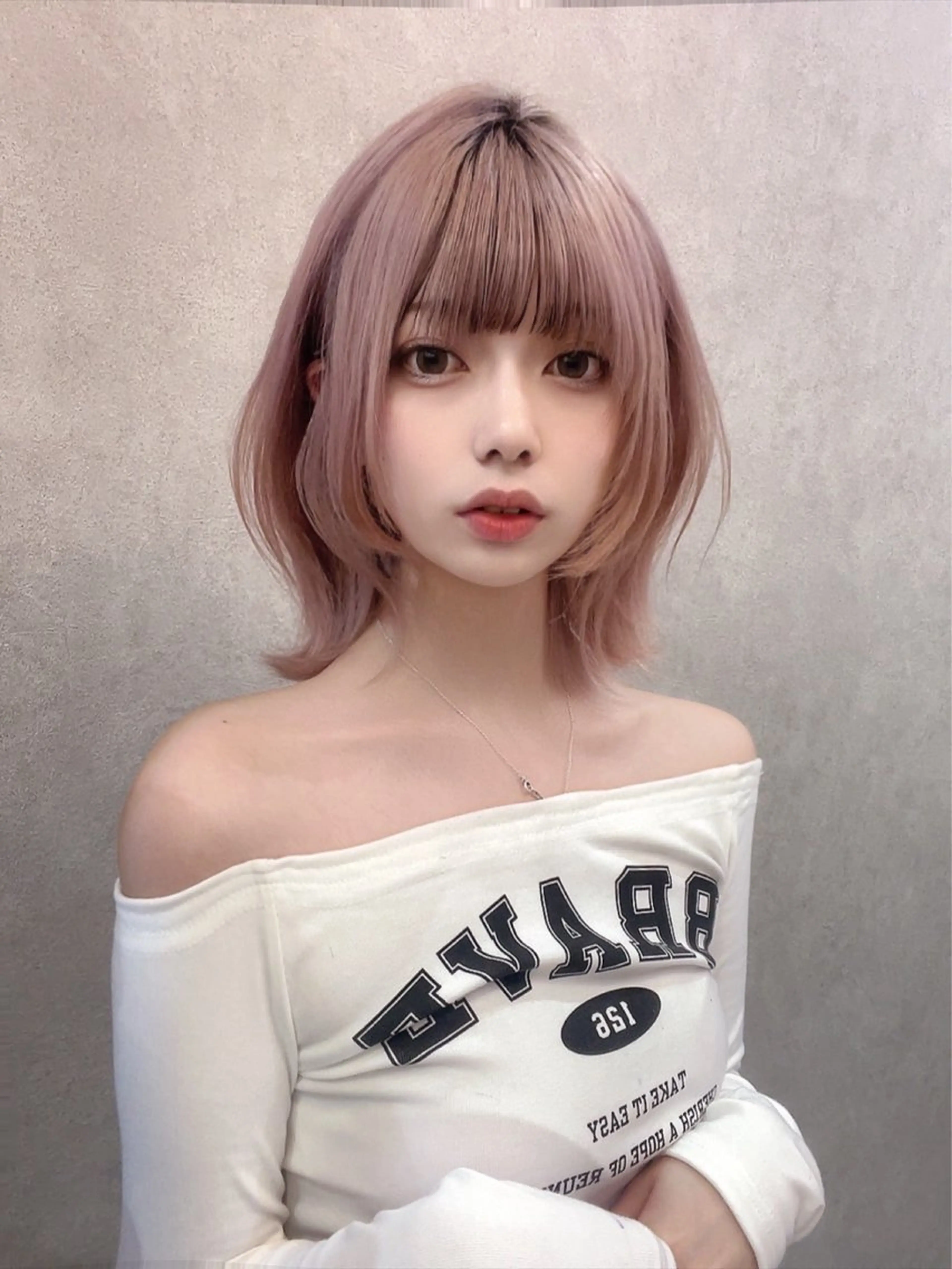 ミディアム karin ボブハイトーンのヘアスタイル