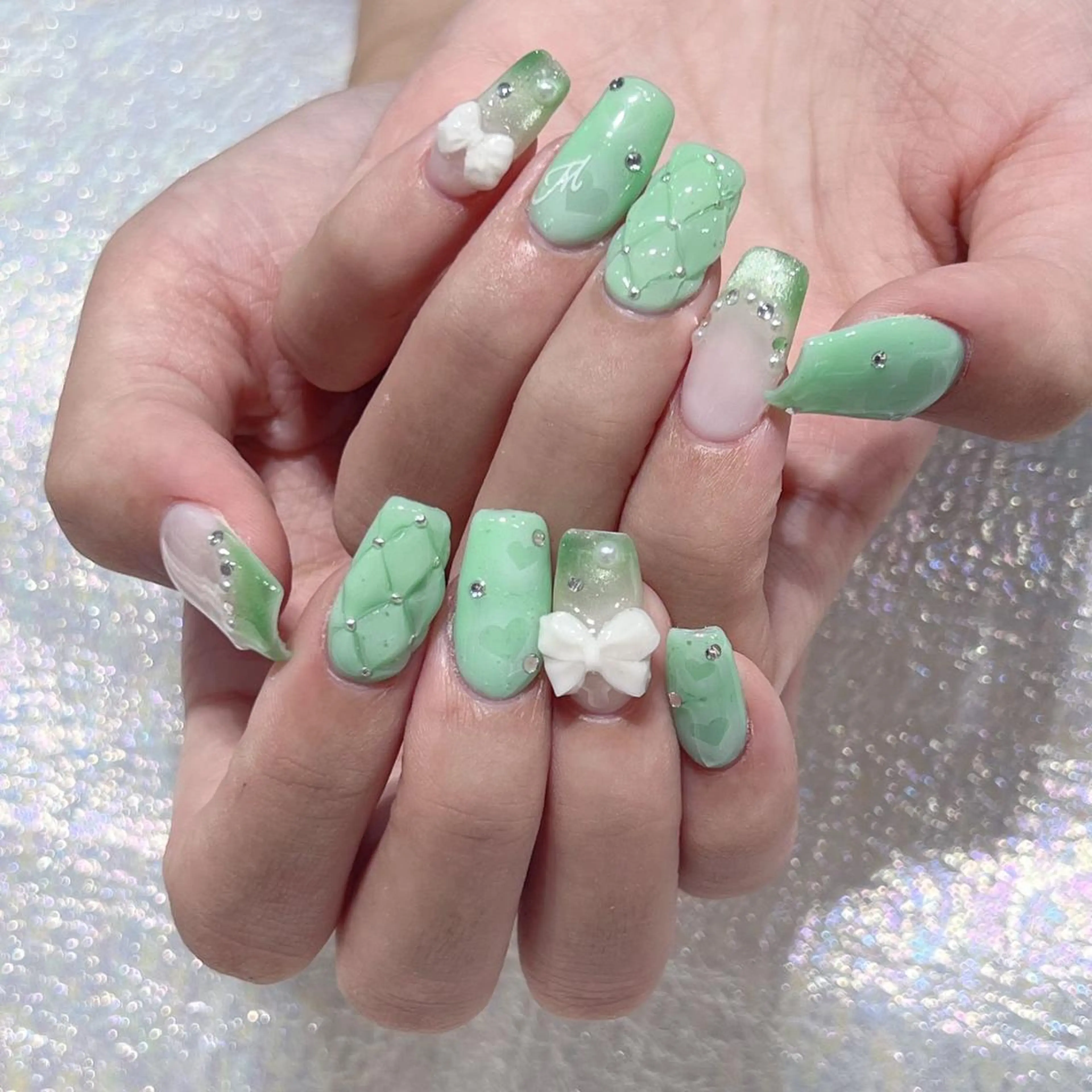 ネイル アートネイル 長さ出し ネイルチップ Queens PUPUのネイルデザイン