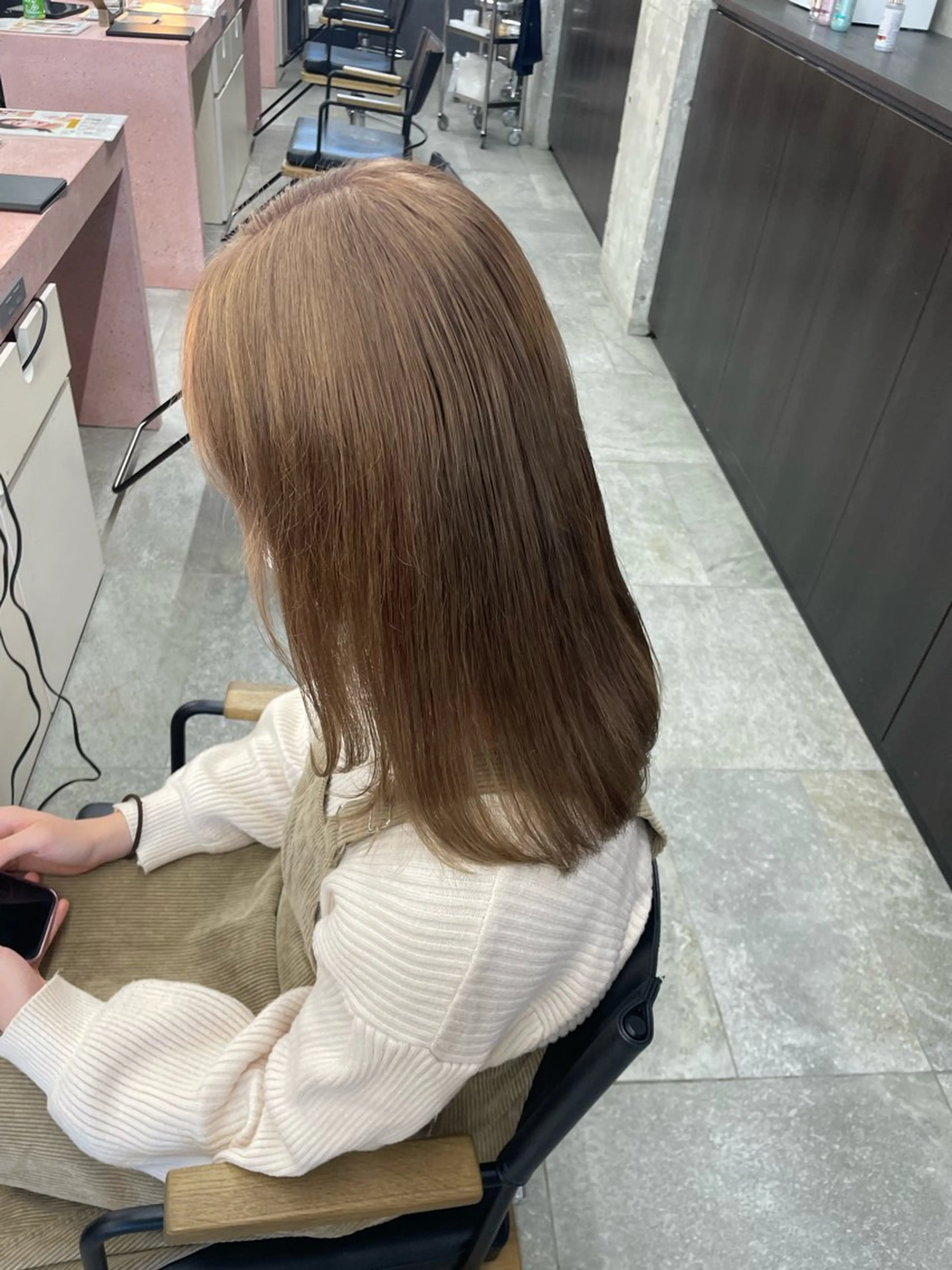 ロング カット ヘアカラー 鈴木瑛里／ブロンド ベージュ／男女のヘアスタイル