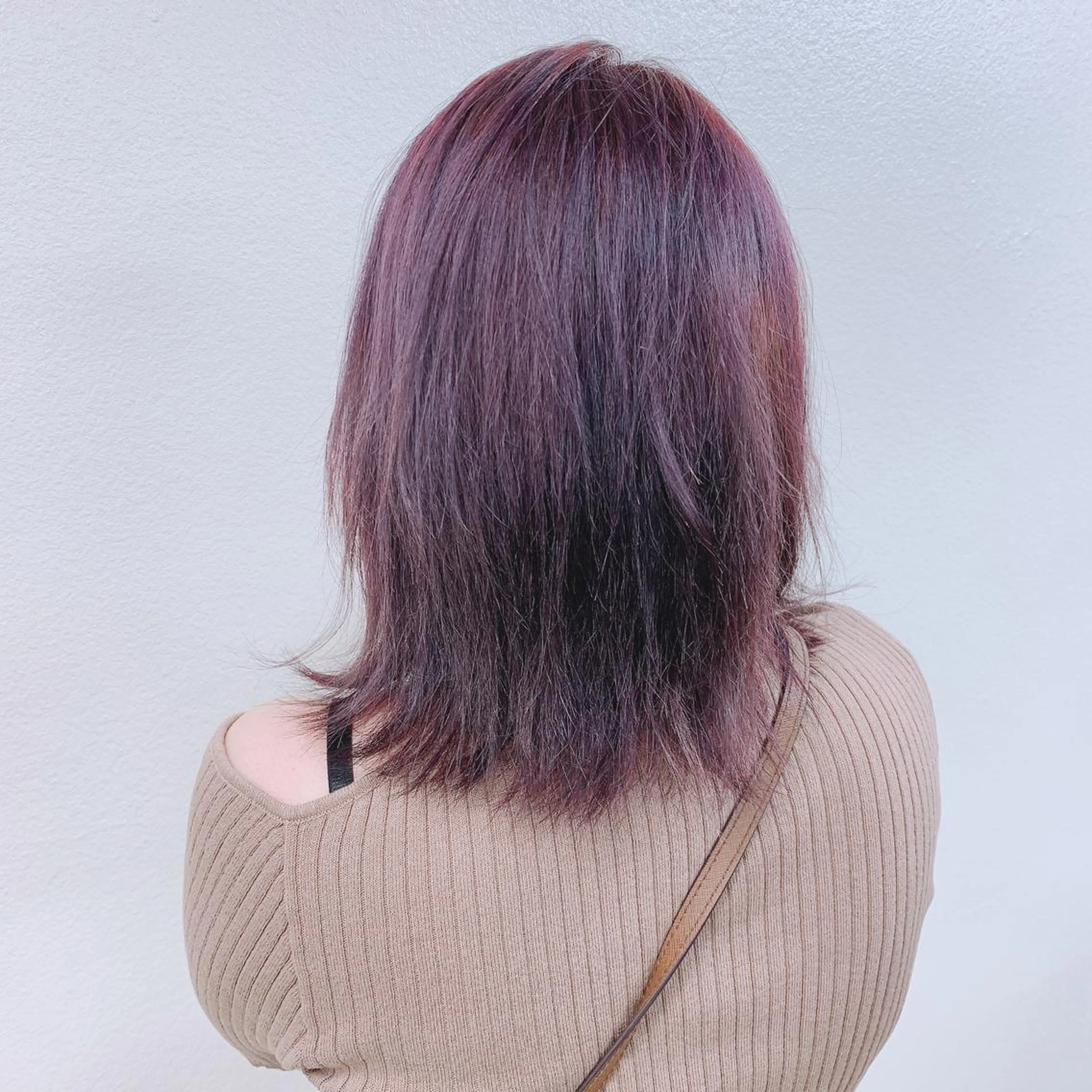 セミロング カラー ブリーチ ラベンダーカラー くすみミルクティー／ ブラウン🪡TOWAのヘアスタイル