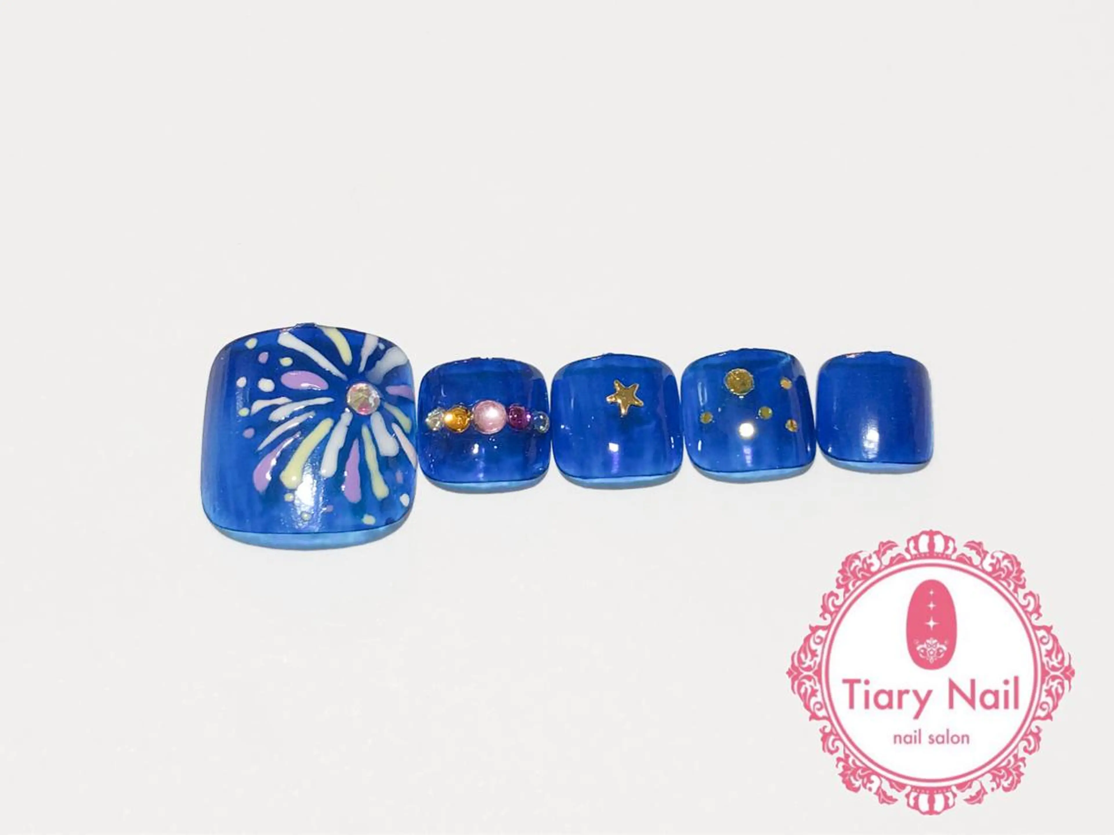 ネイル tiarynail K Kのネイルデザイン