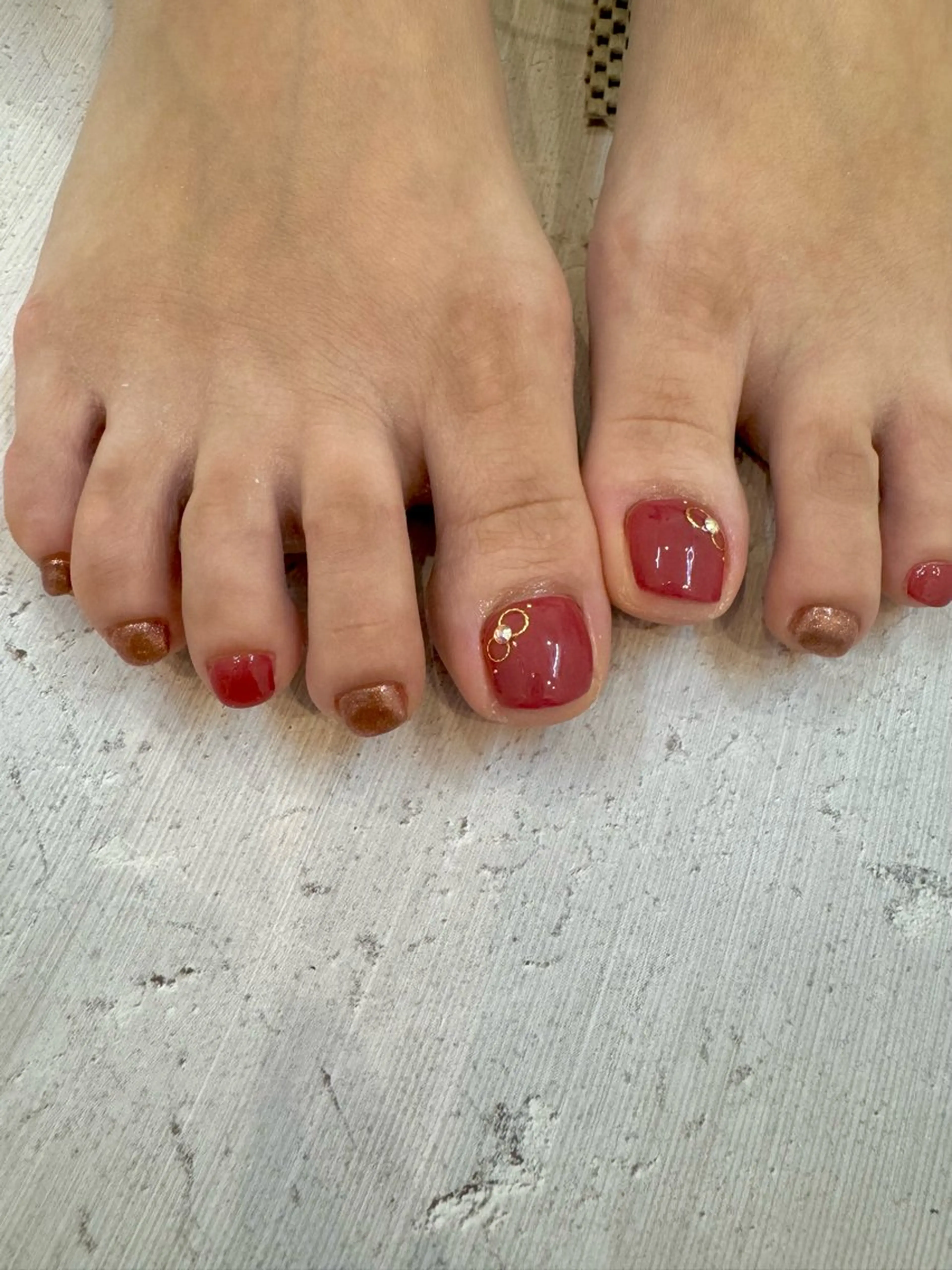 【フットネイル】カラー3色までOK⭐︎ストーン10コ（オフあり）の写真