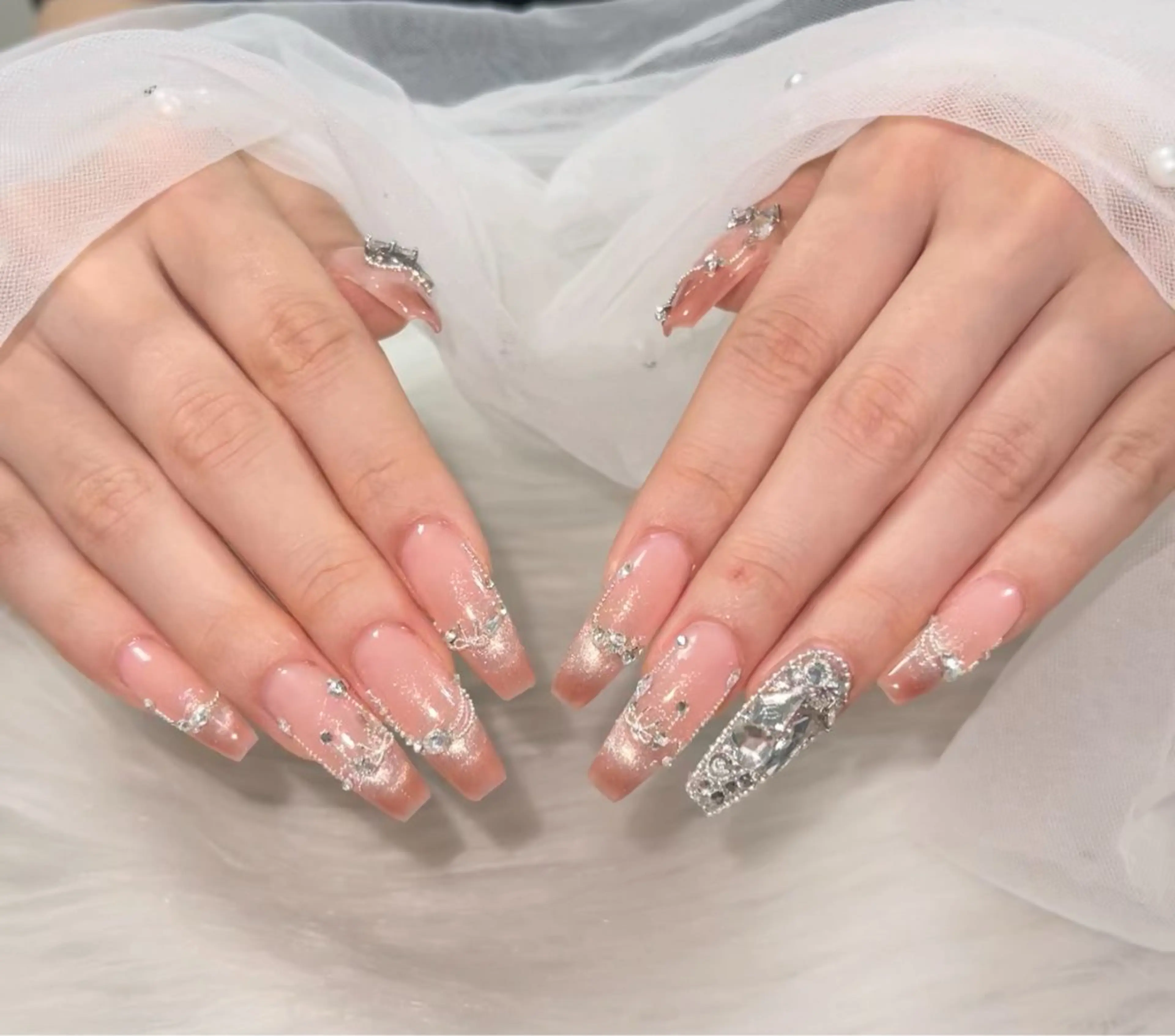 ネイル オーロラネイル クリアネイル フラッシュネイル ジェルネイル グラデーション ZUZU AMEE NAILのネイルデザイン