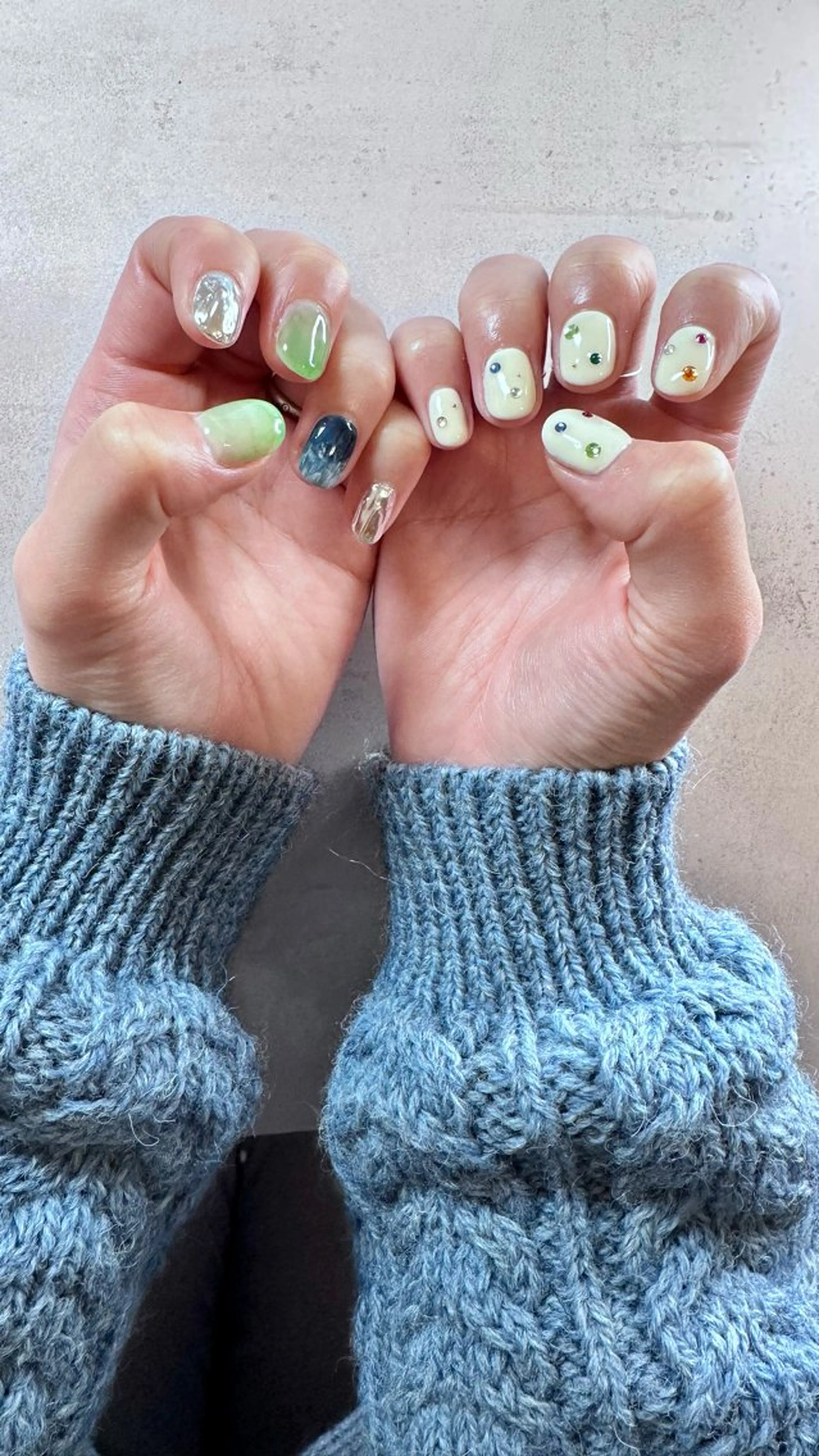 ネイル ニュアンスネイル ハンドネイル ハンドケア Atelier Ariのネイルデザイン