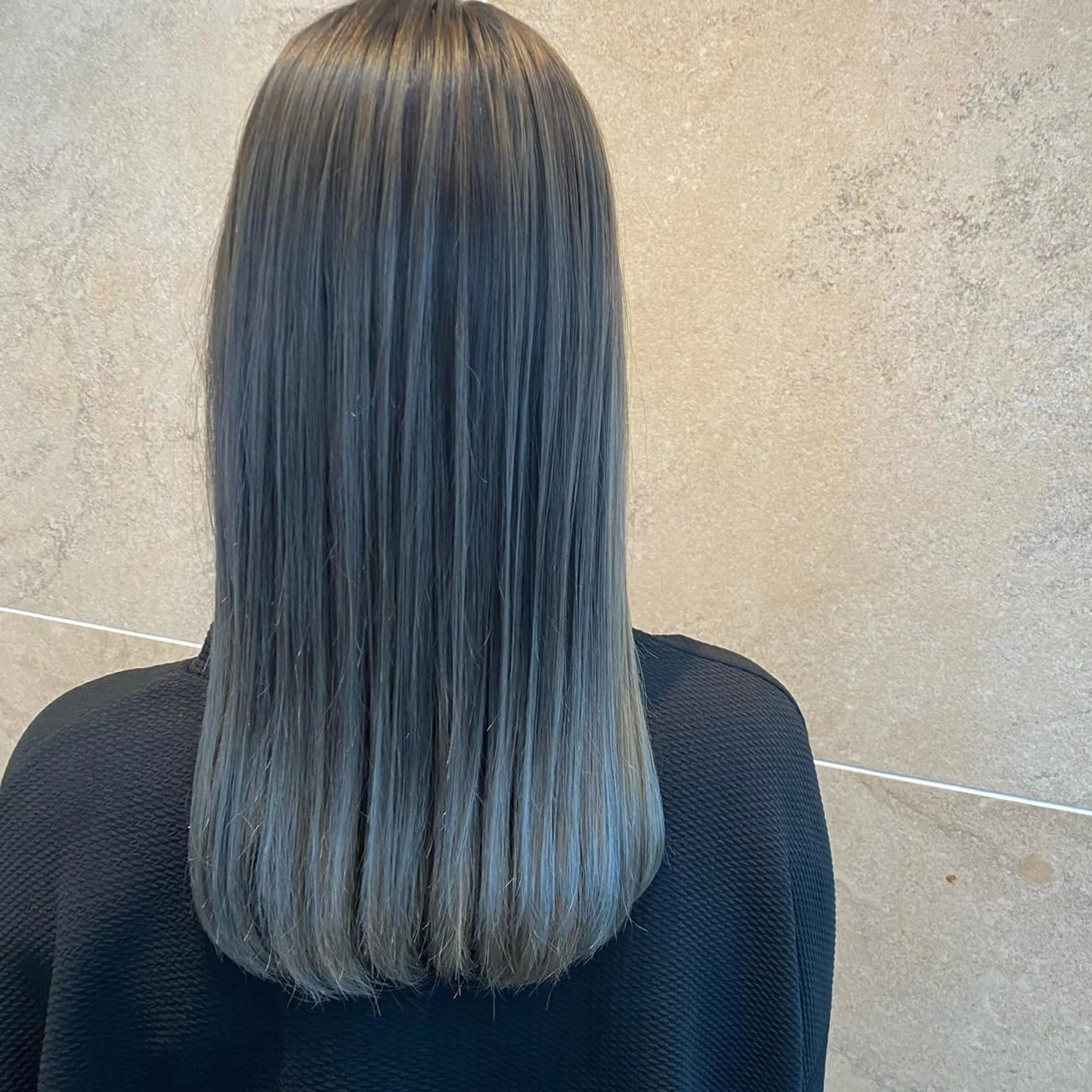 セミロング Lafith hair lit所属・今井 悠菜のヘアスタイル