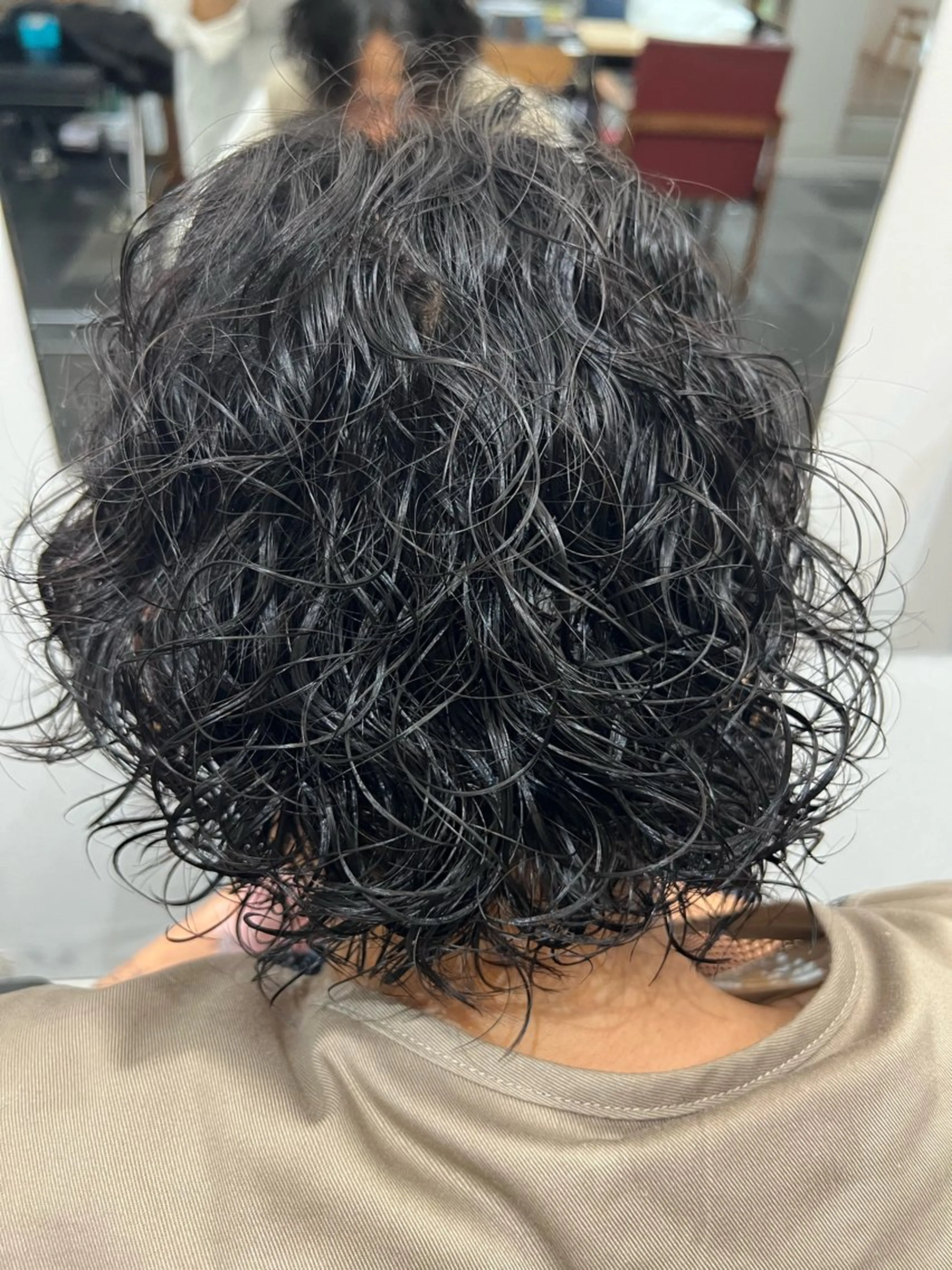 ミディアム メンズパーマ 岩成健志郎のヘアスタイル