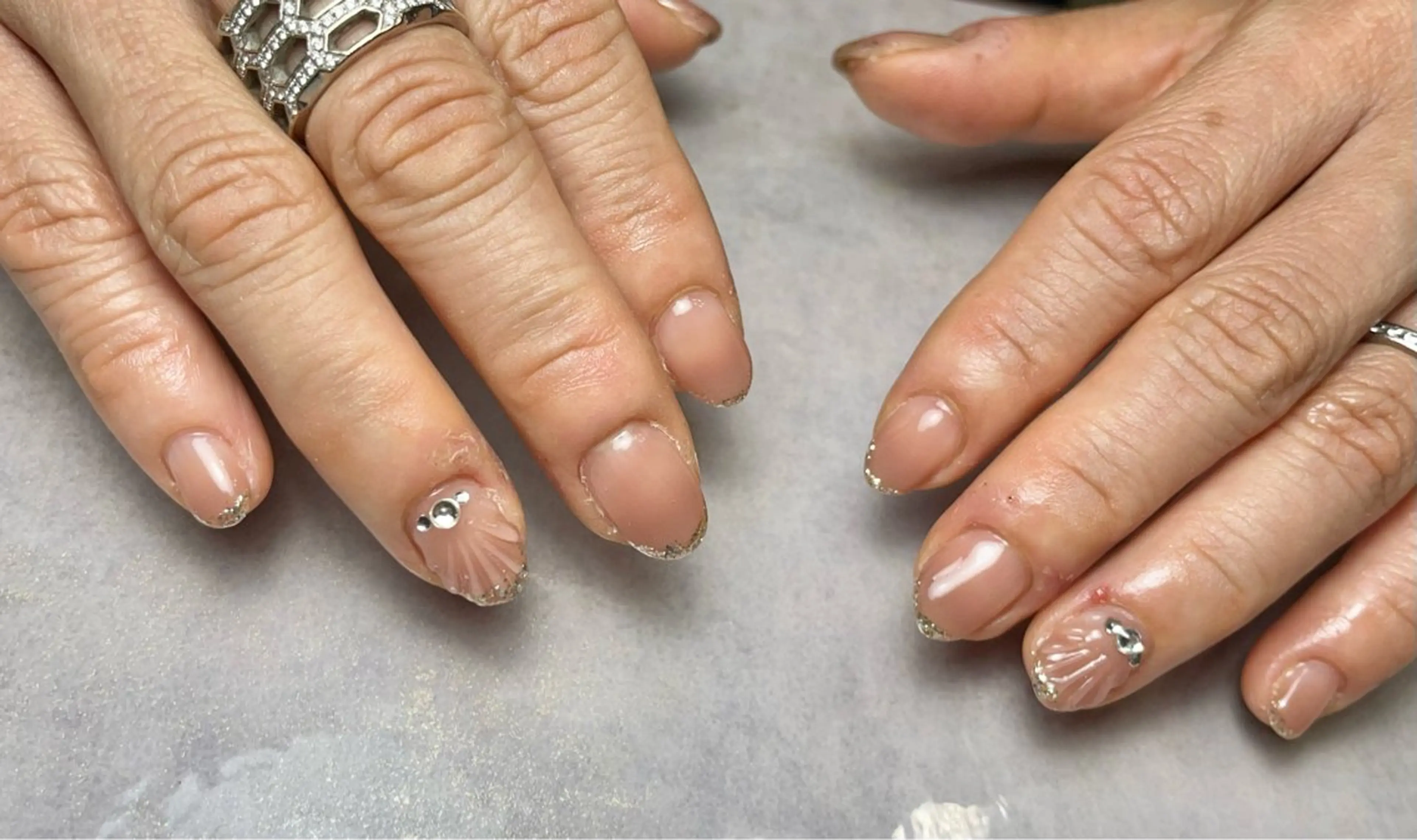 ネイル グラデーション ラメ(グリッター) オフィスネイル シンプルネイル ハンドネイル BLANCEnail所属・BLANCnail yuuのネイルデザイン