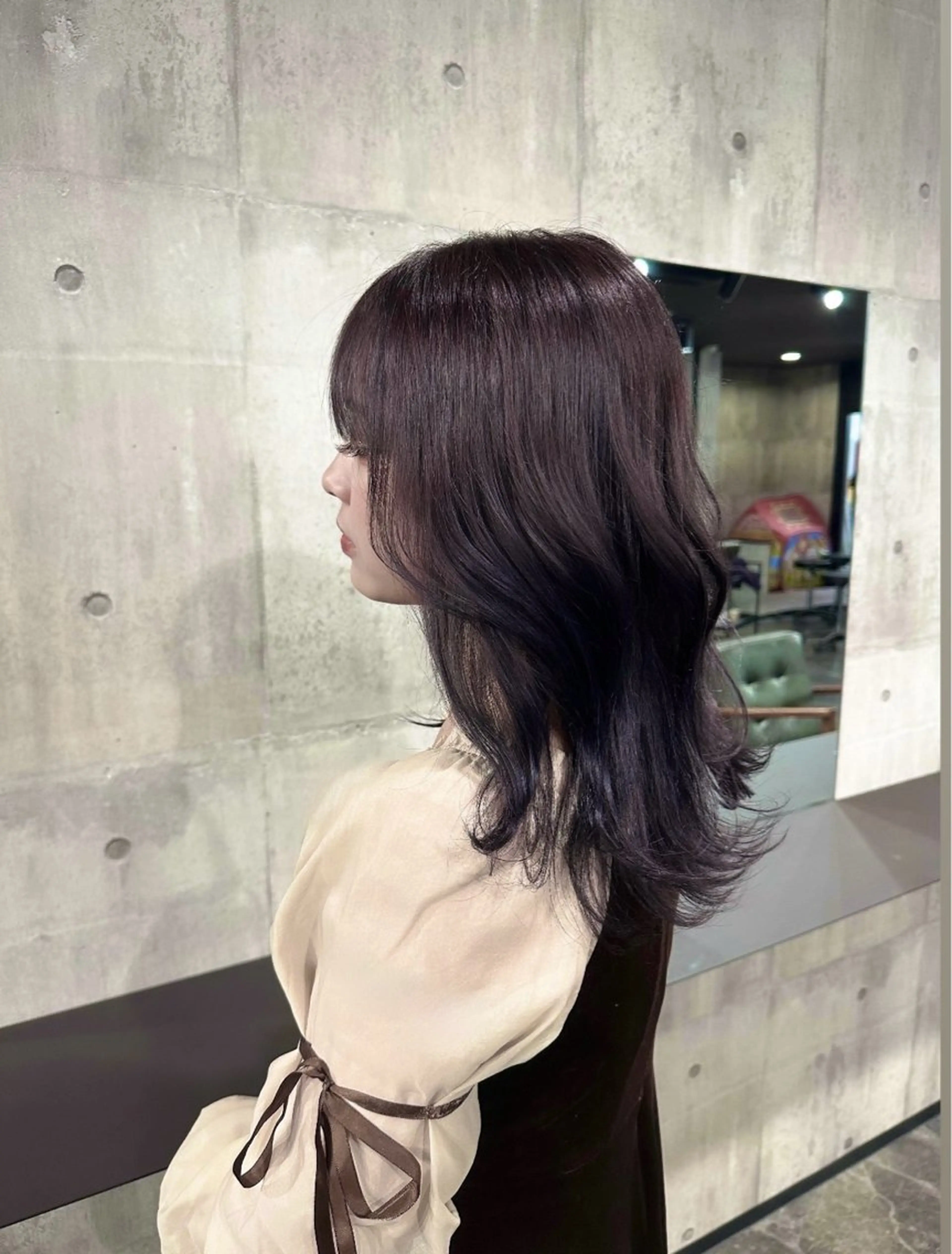 セミロング カラー amy .のヘアスタイル