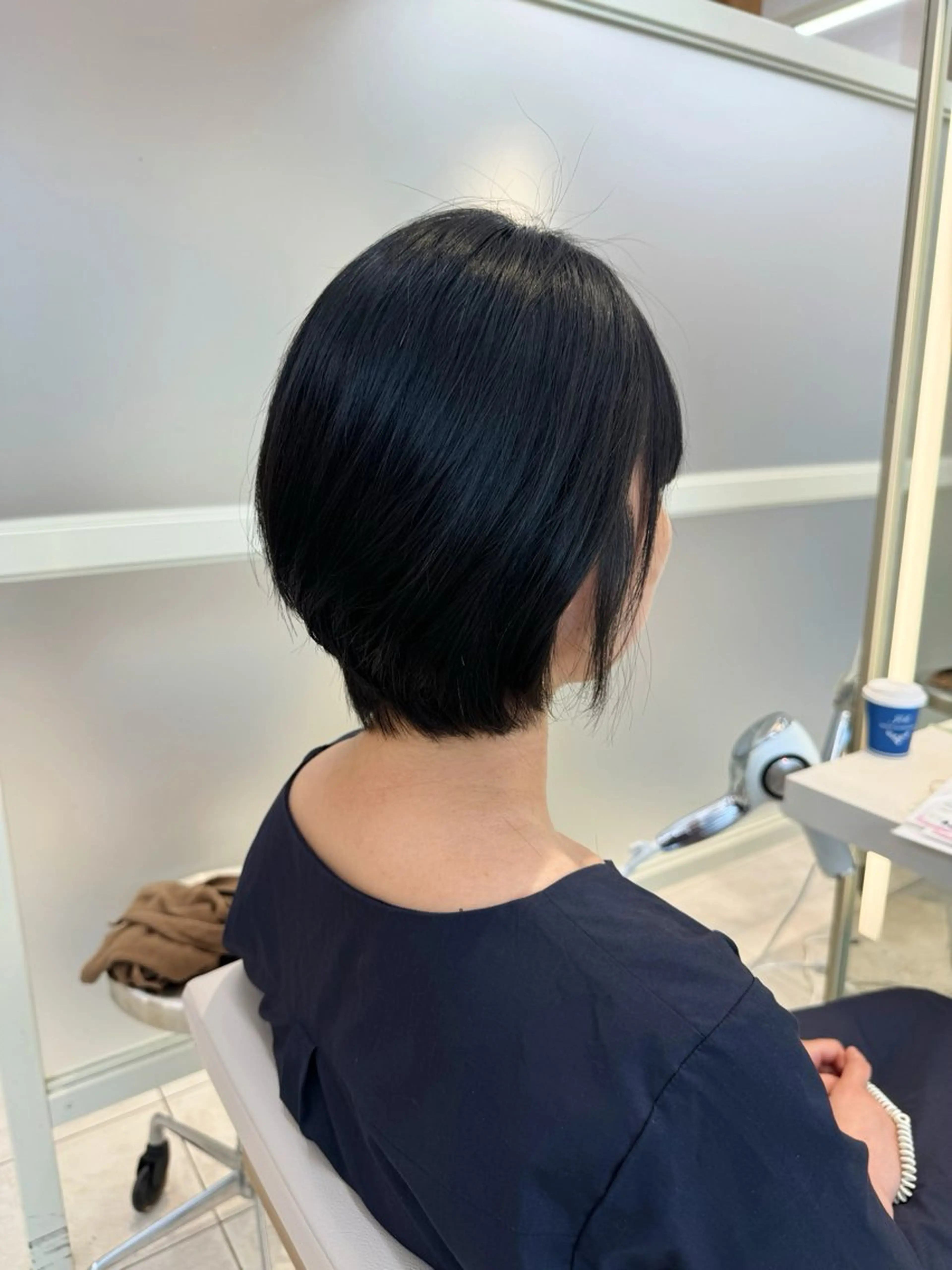 ショート レイヤーカット/ 顔まわり/アオイのヘアスタイル