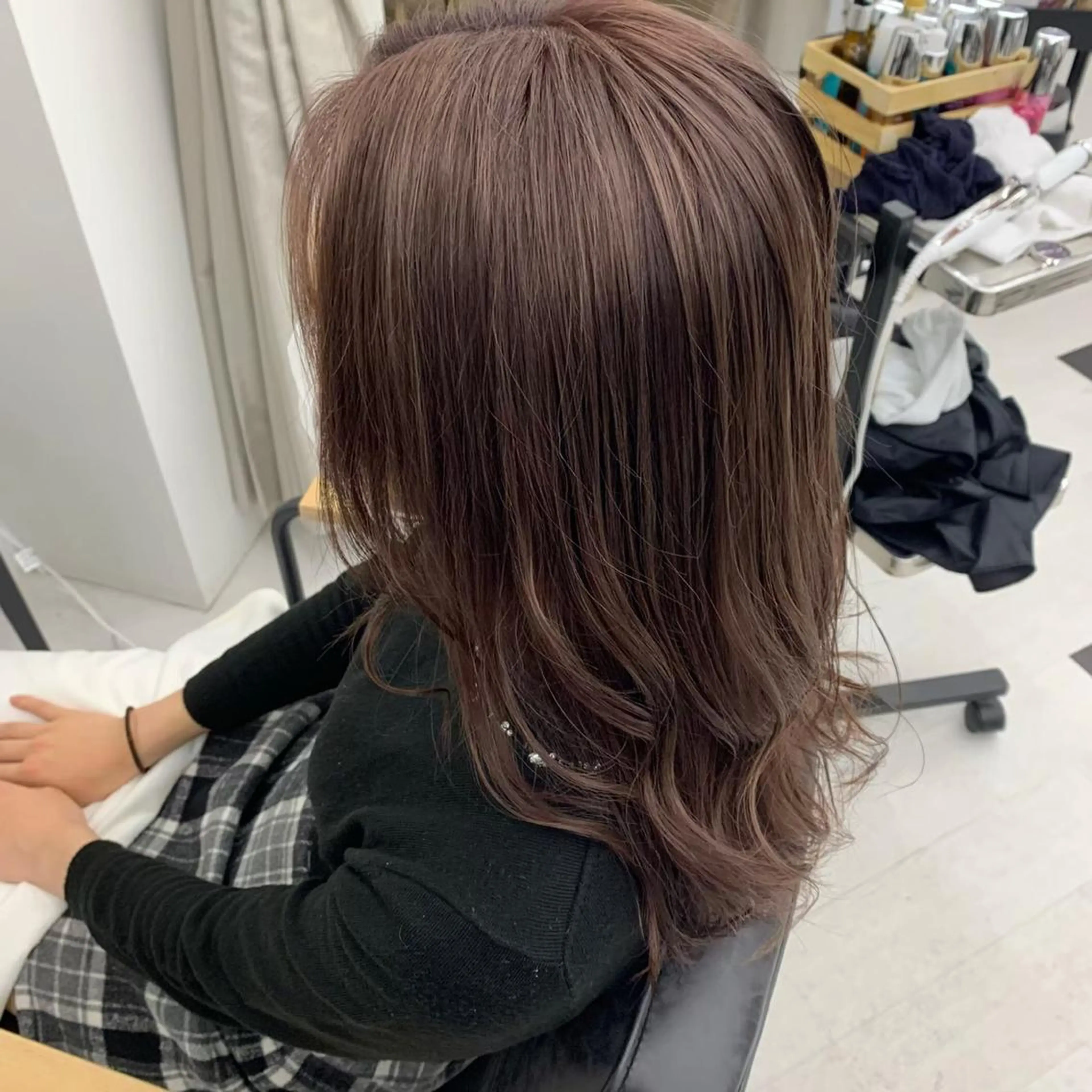ロング カラー パーマ ヘアアレンジ メンズ キッズ ネイル マツエク・マツパ アイブロウ ブラウンカラー ピンクカラー カラーマツエク ブラウン ピンク mona/ ストレートスタイル✨のヘアスタイル