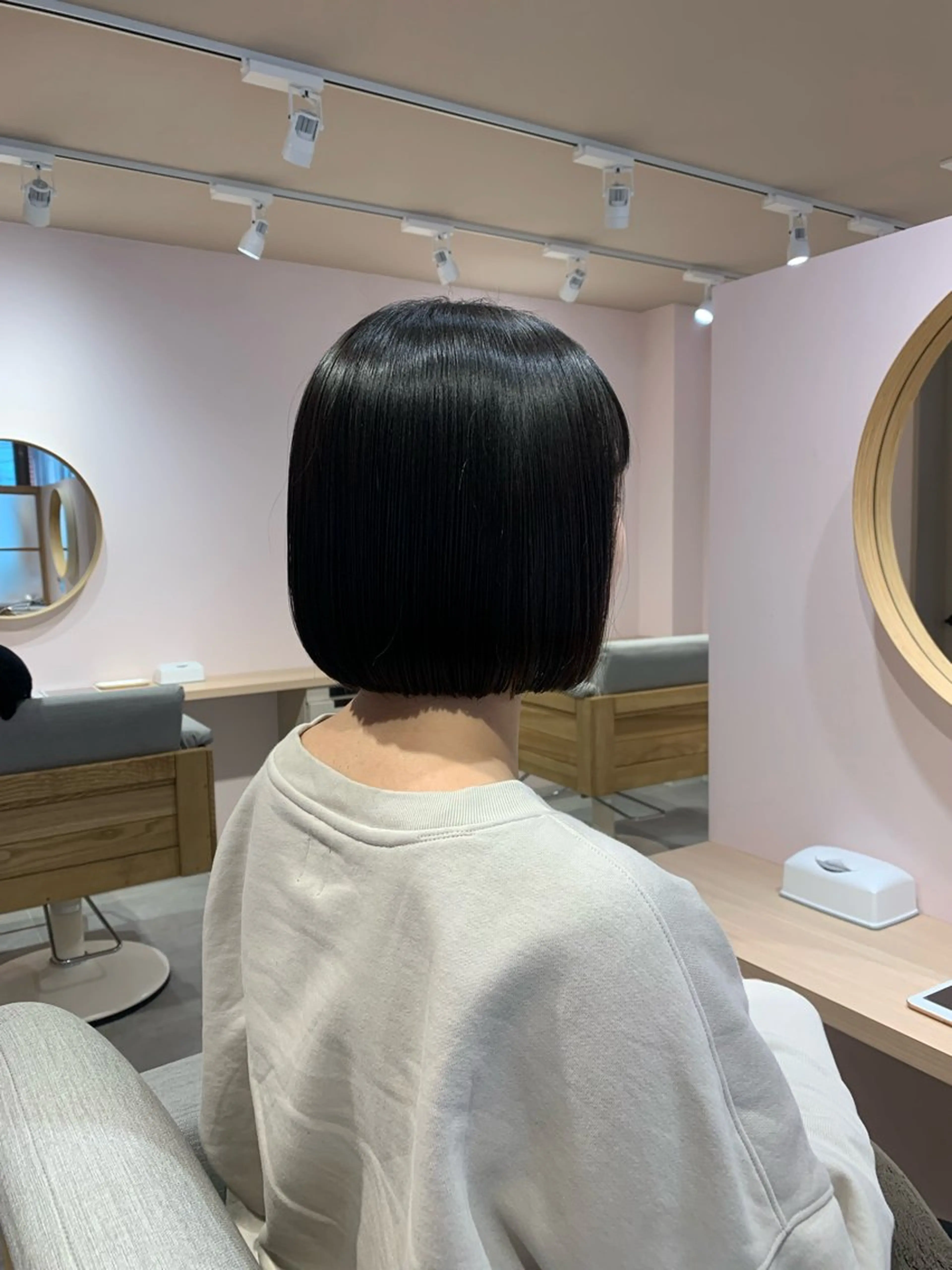 ショート カラー 切りっぱなしボブ ボブ rio .のヘアスタイル