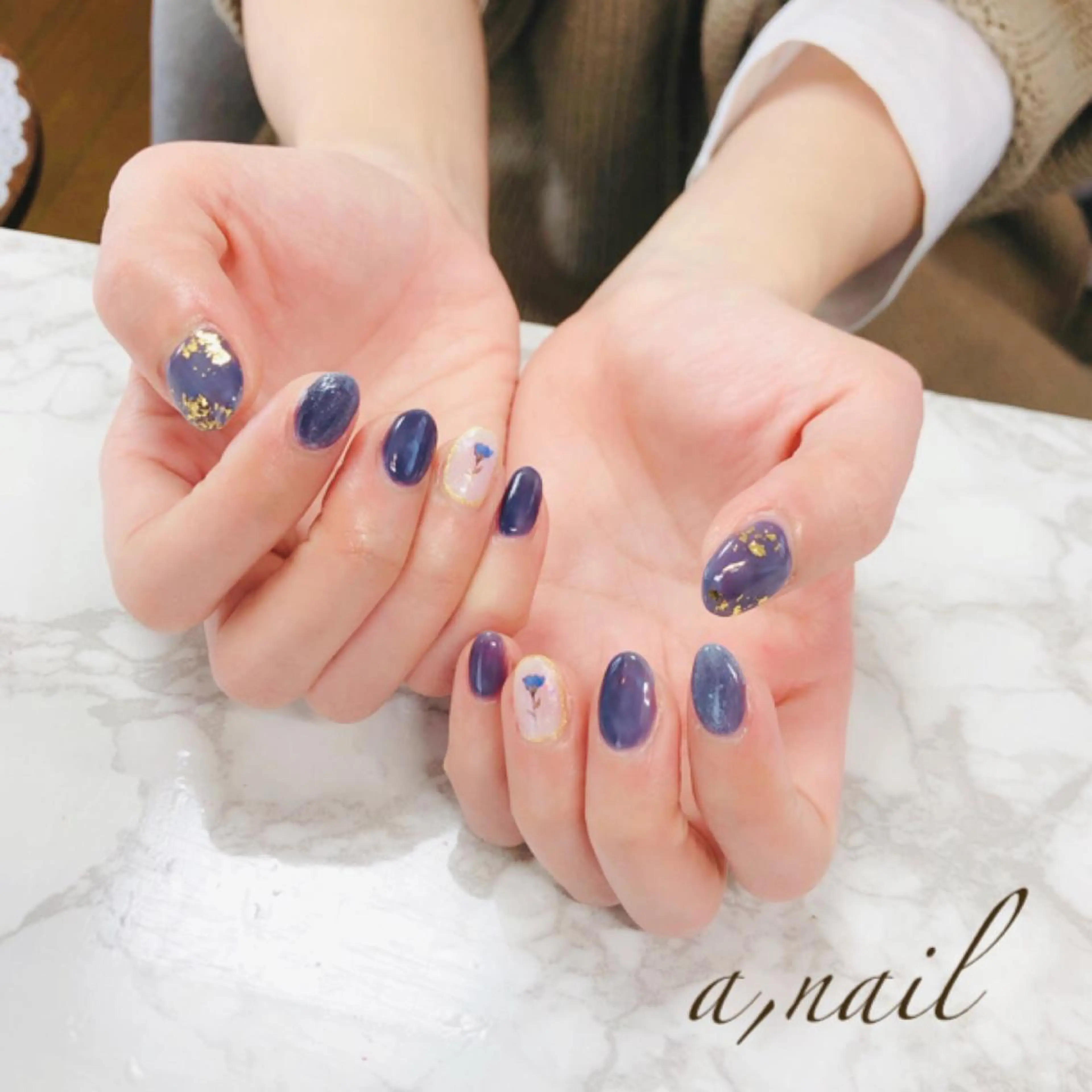 ネイル フットネイル ラメ(グリッター) ニュアンスネイル オフィスネイル ワンカラーネイル ハンドネイル ネイルサロン エーネイルのネイルデザイン