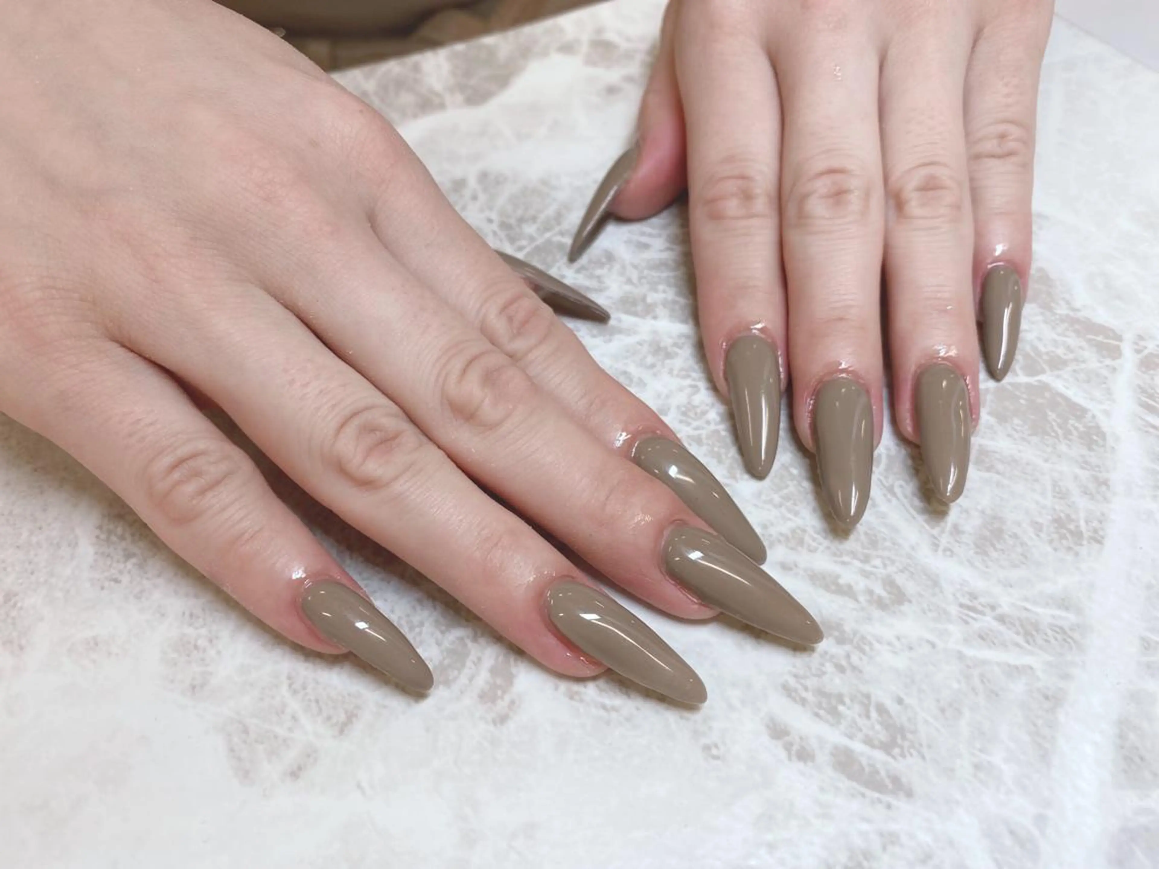 ネイル 長さ出し フットネイル フレンチネイル ジェルネイル ガラスフレンチ ハンドネイル salon  Lilou所属・salon Lilouのネイルデザイン