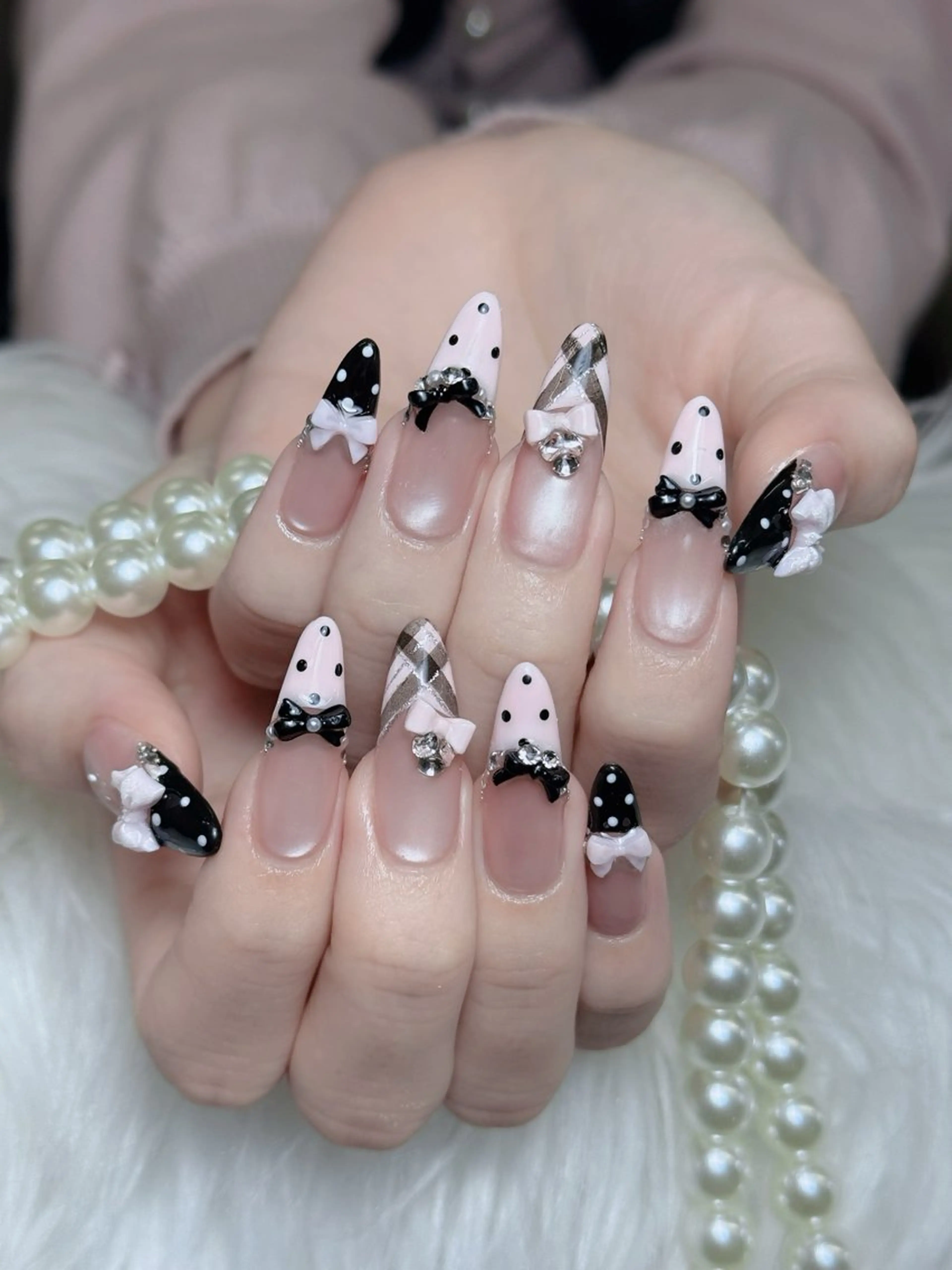 ネイル オーロラネイル チークネイル 長さ出し フレンチネイル ハロウィン ハンドネイル Emi Shinokuboのネイルデザイン