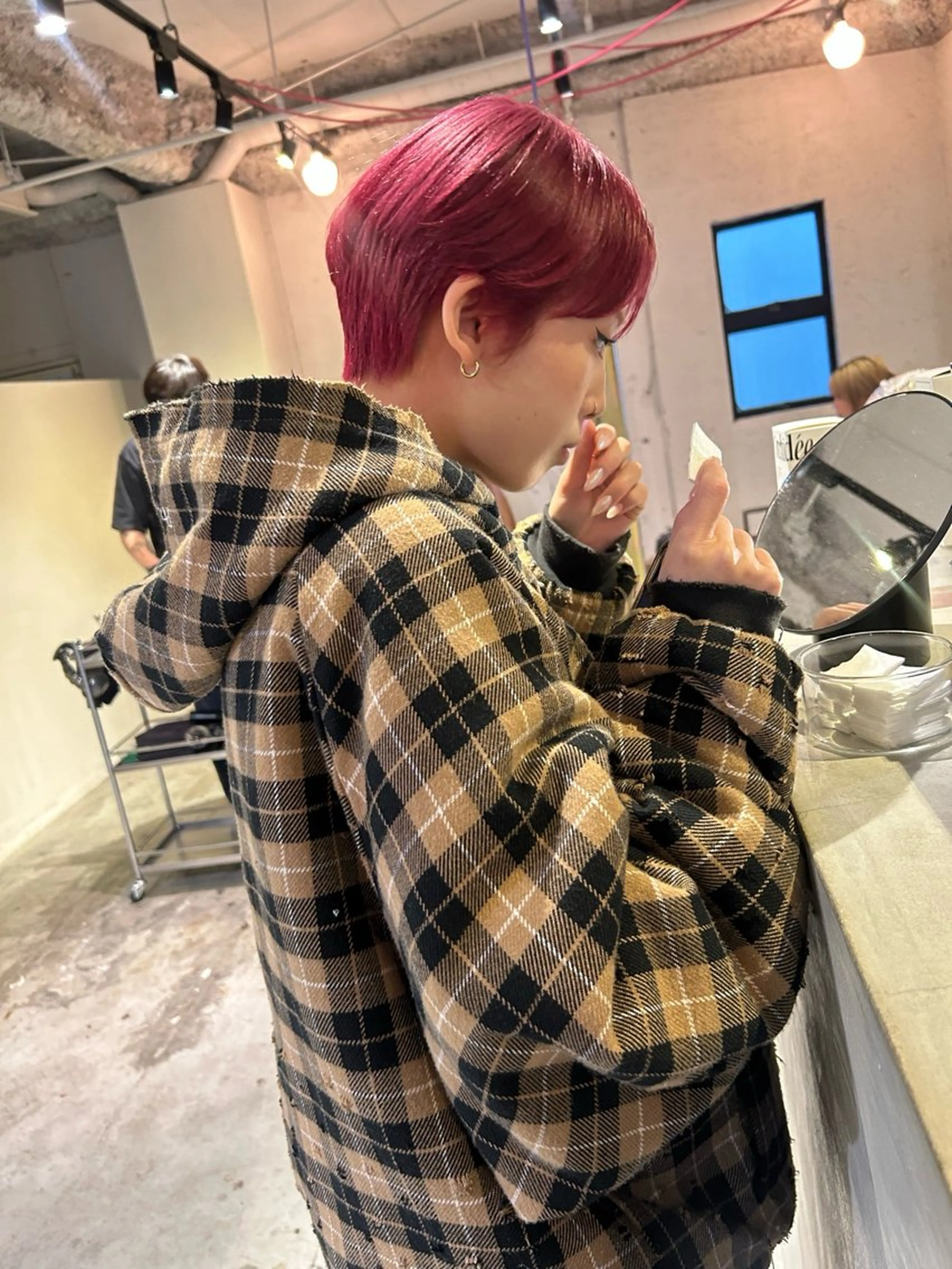 ショート カラー レッドカラー ショートヘア カット ヘアカラー トリートメント Loom.所属・村上雅人 ナチュラルモードのヘアスタイル