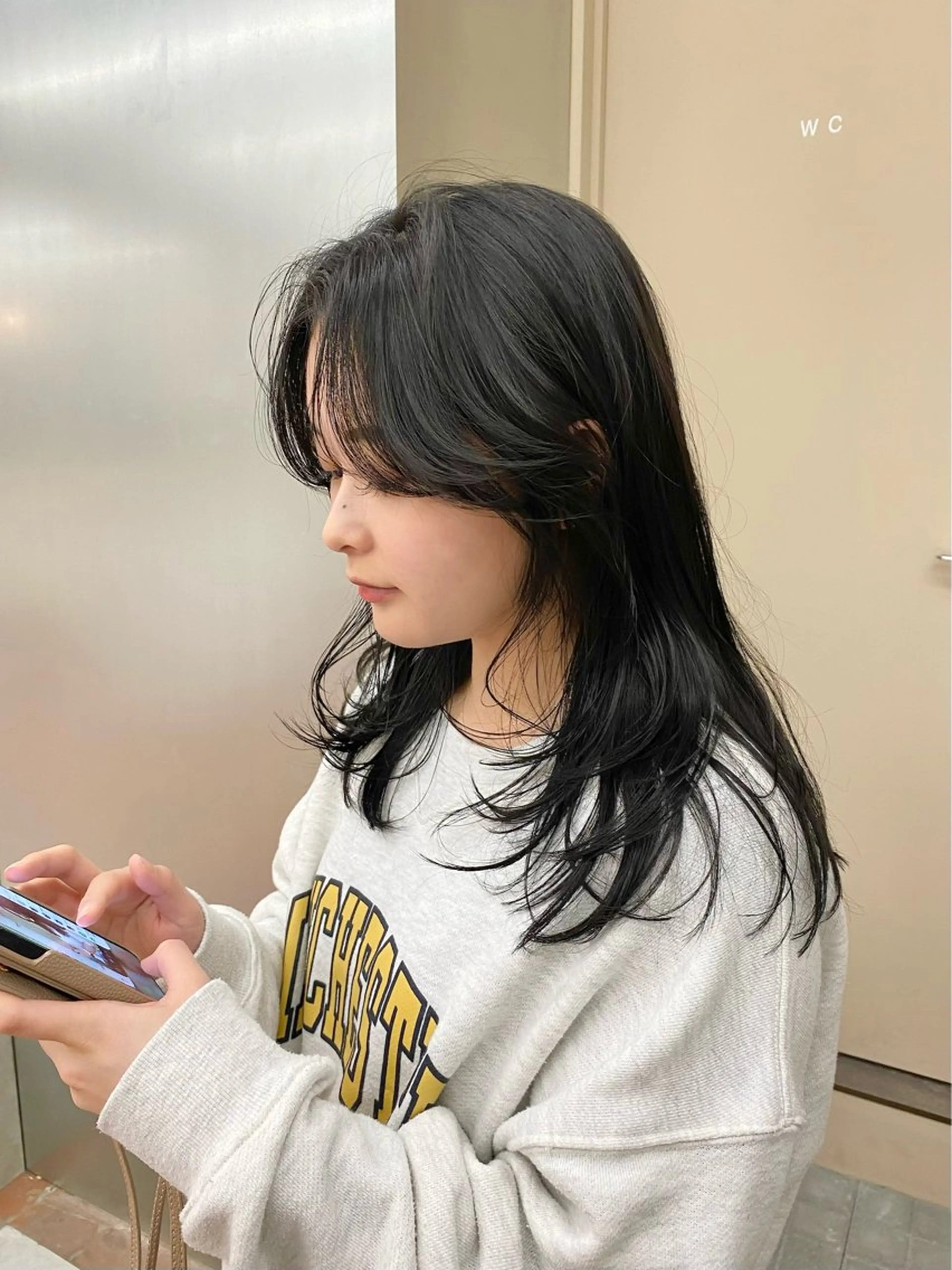 セミロング セミロングレイヤー 顔まわりレイヤー 顔周りカット レイヤーカット 伊藤朱音/栄/ レイヤーカットのヘアスタイル