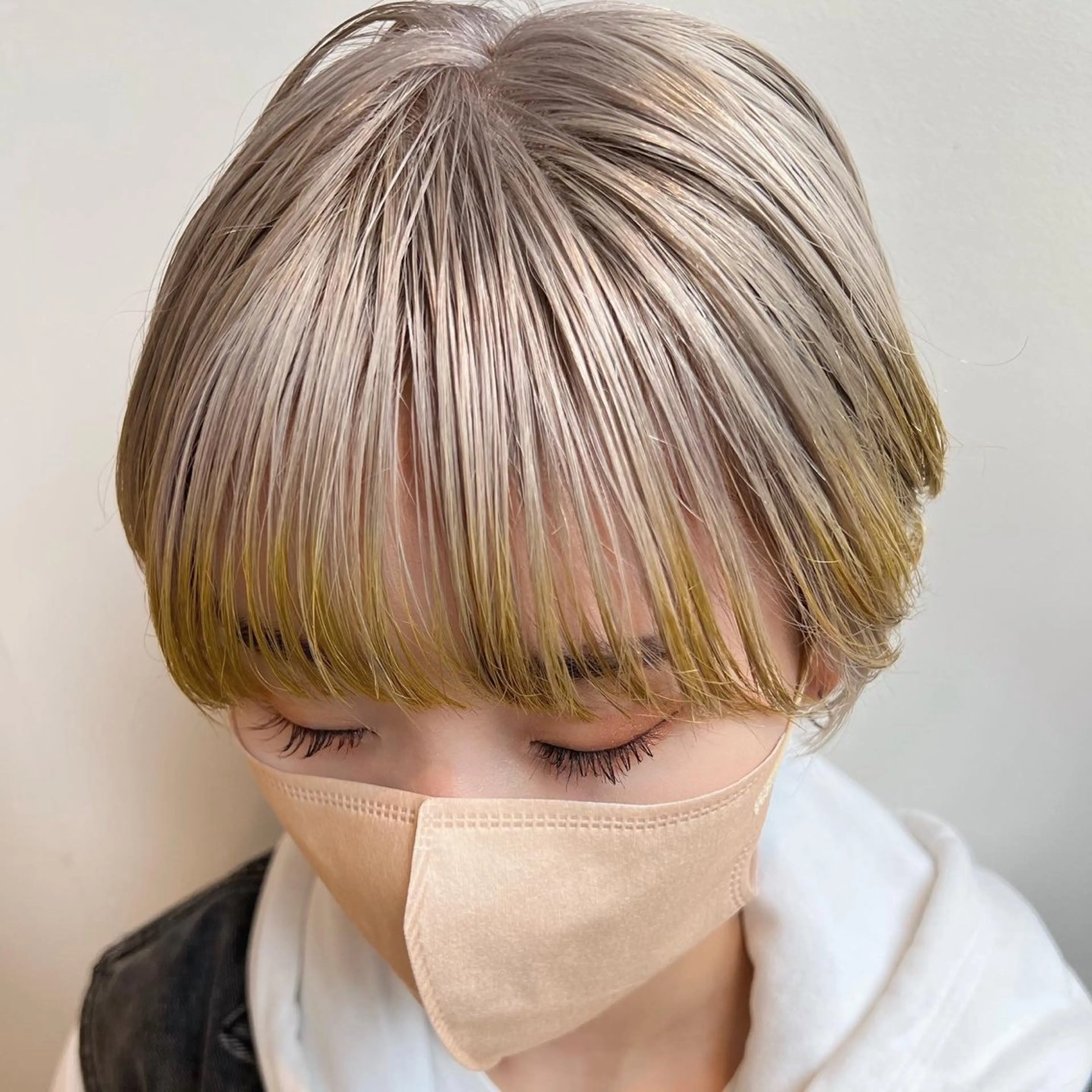 セミロング カラー アッシュ アッシュブラウン ブリーチ ブラウンカラー ケアブリーチ ヘアカラー トリートメント ヘアセット レイヤー専門家 ダブルカラー修のヘアスタイル