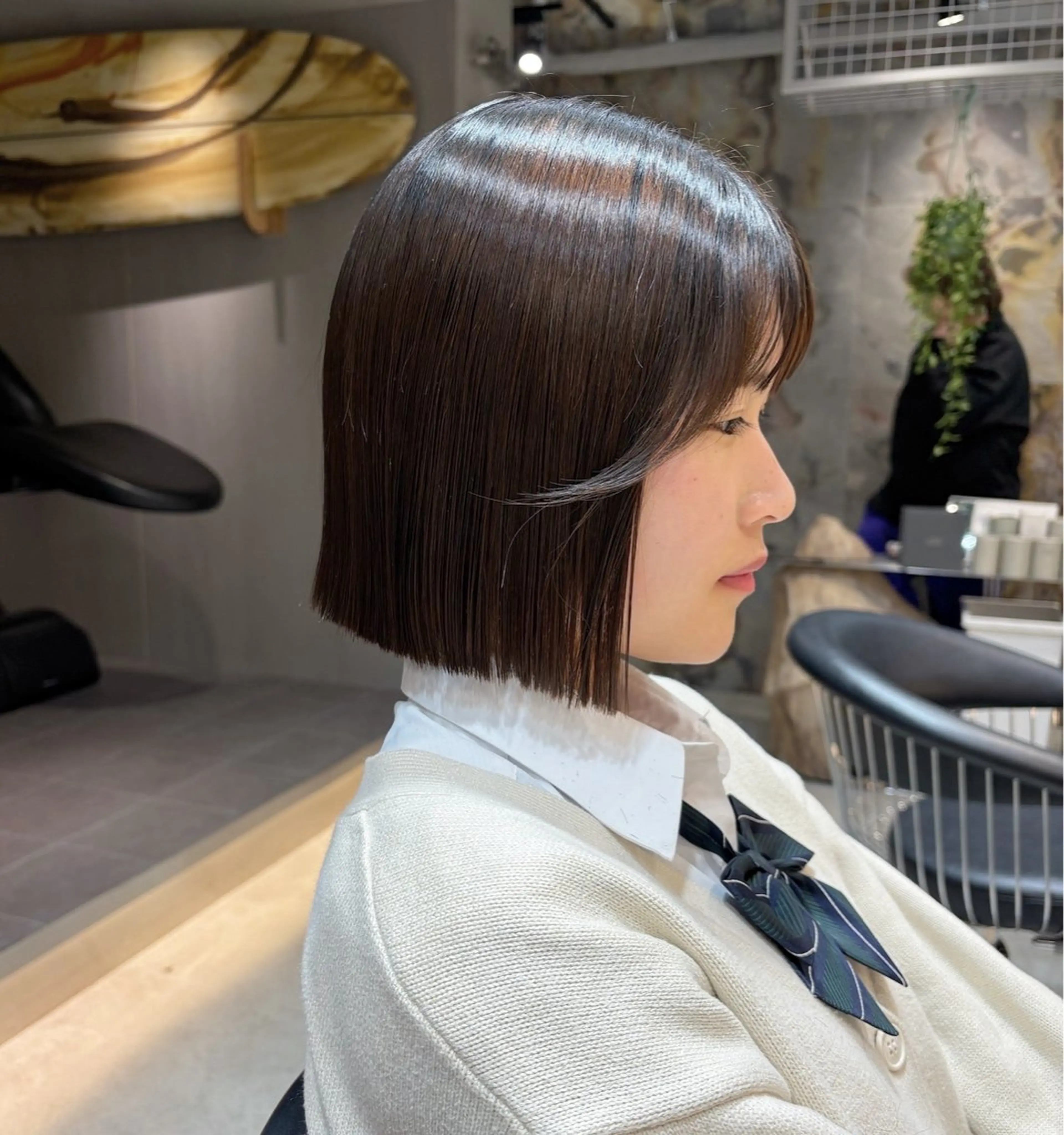 ショート カット 縮毛矯正 トリートメント オリーブベージュ/シ ョートボブたまき🧡のヘアスタイル