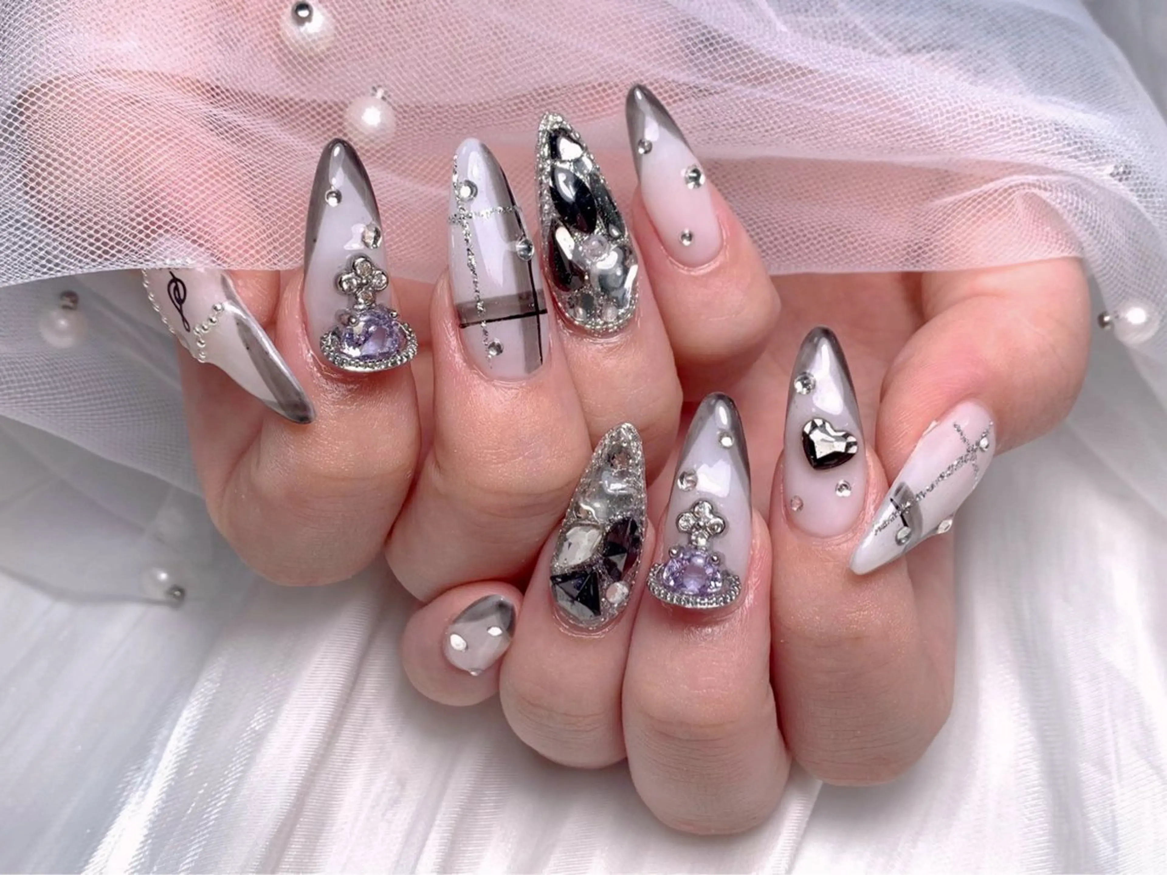 ネイル ハンドネイル ハンドケア 小林 凛のネイルデザイン