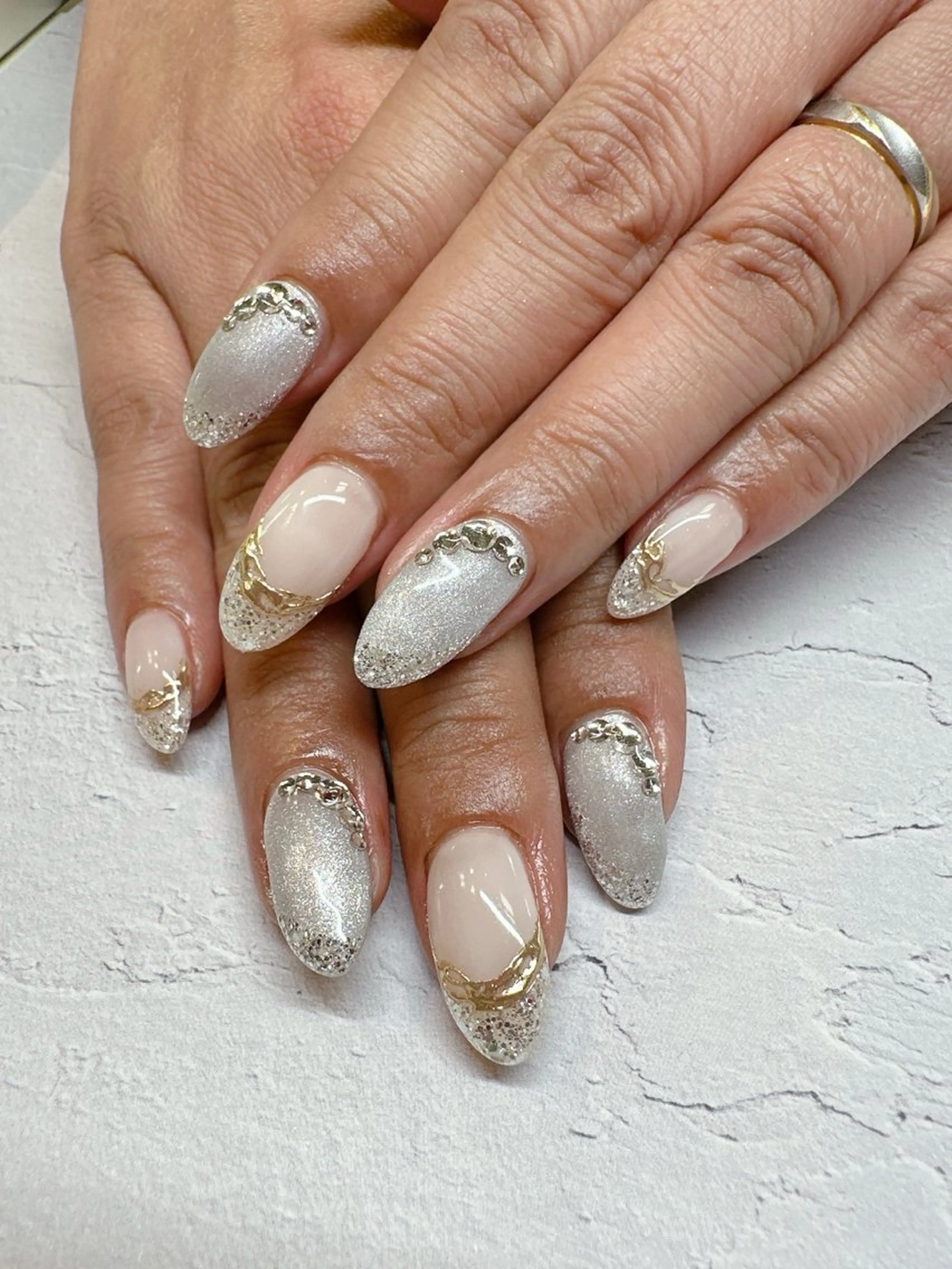 ネイル シルバー ハンドネイル nailist SATO【銀座】のネイルデザイン